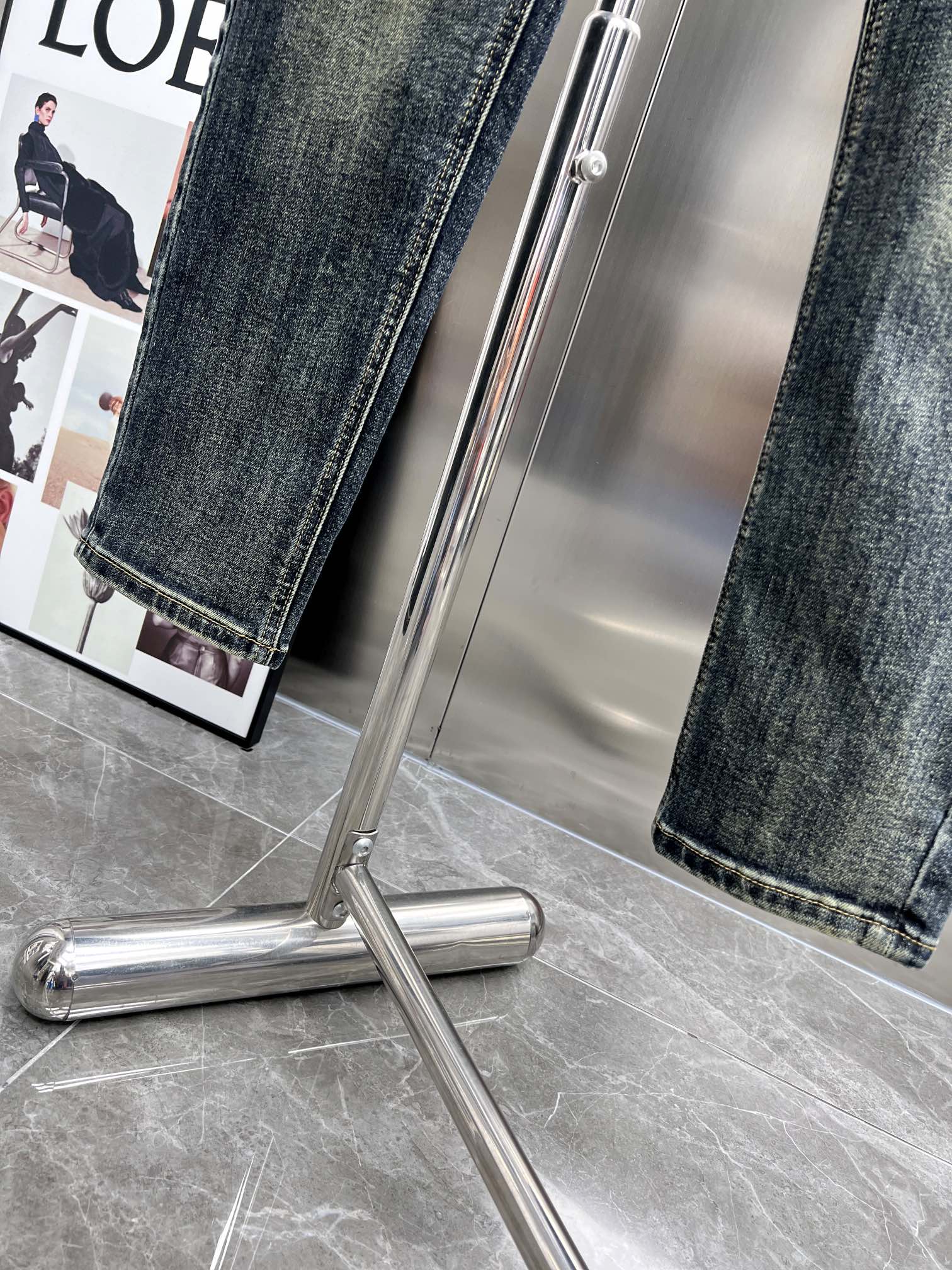 Barbara Burberry’s 2024 SS New Jeans: High-Quality Cotton Fabric with Custom Hardware - 图片 6