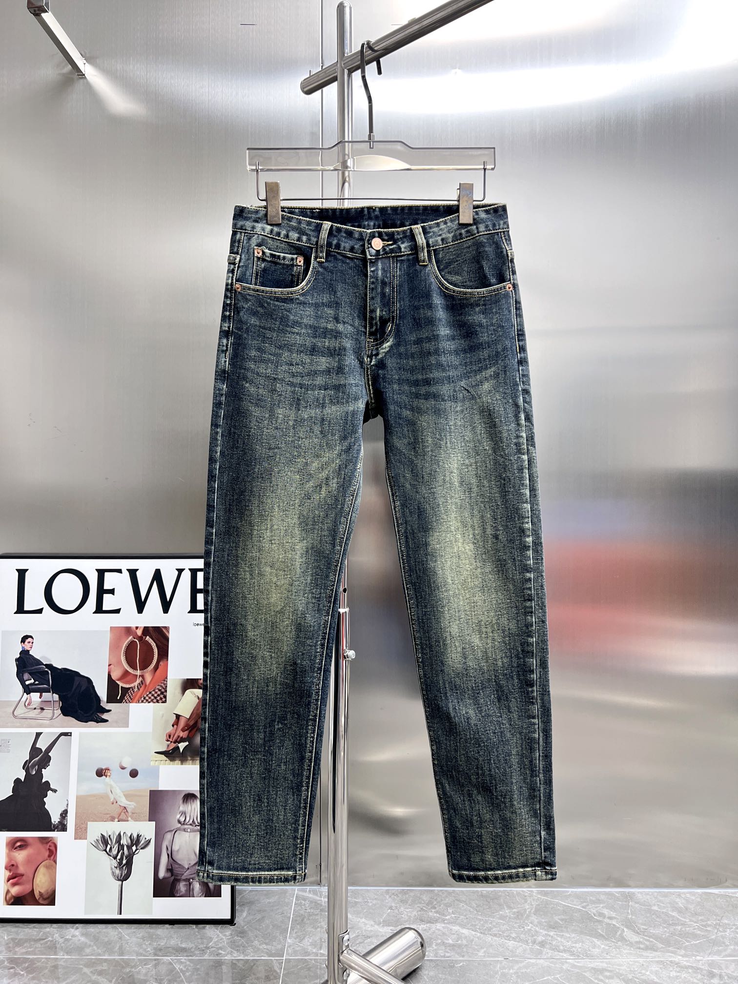 Barbara Burberry’s 2024 SS New Jeans: High-Quality Cotton Fabric with Custom Hardware - 图片 1