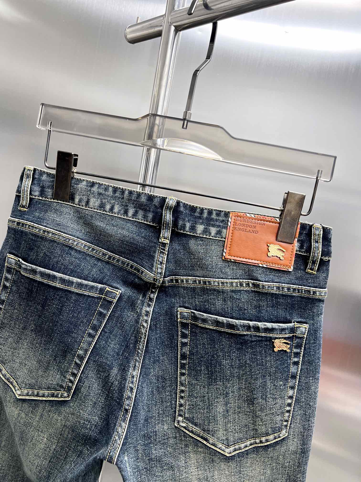 Barbara Burberry’s 2024 SS New Jeans: High-Quality Cotton Fabric with Custom Hardware - 图片 8