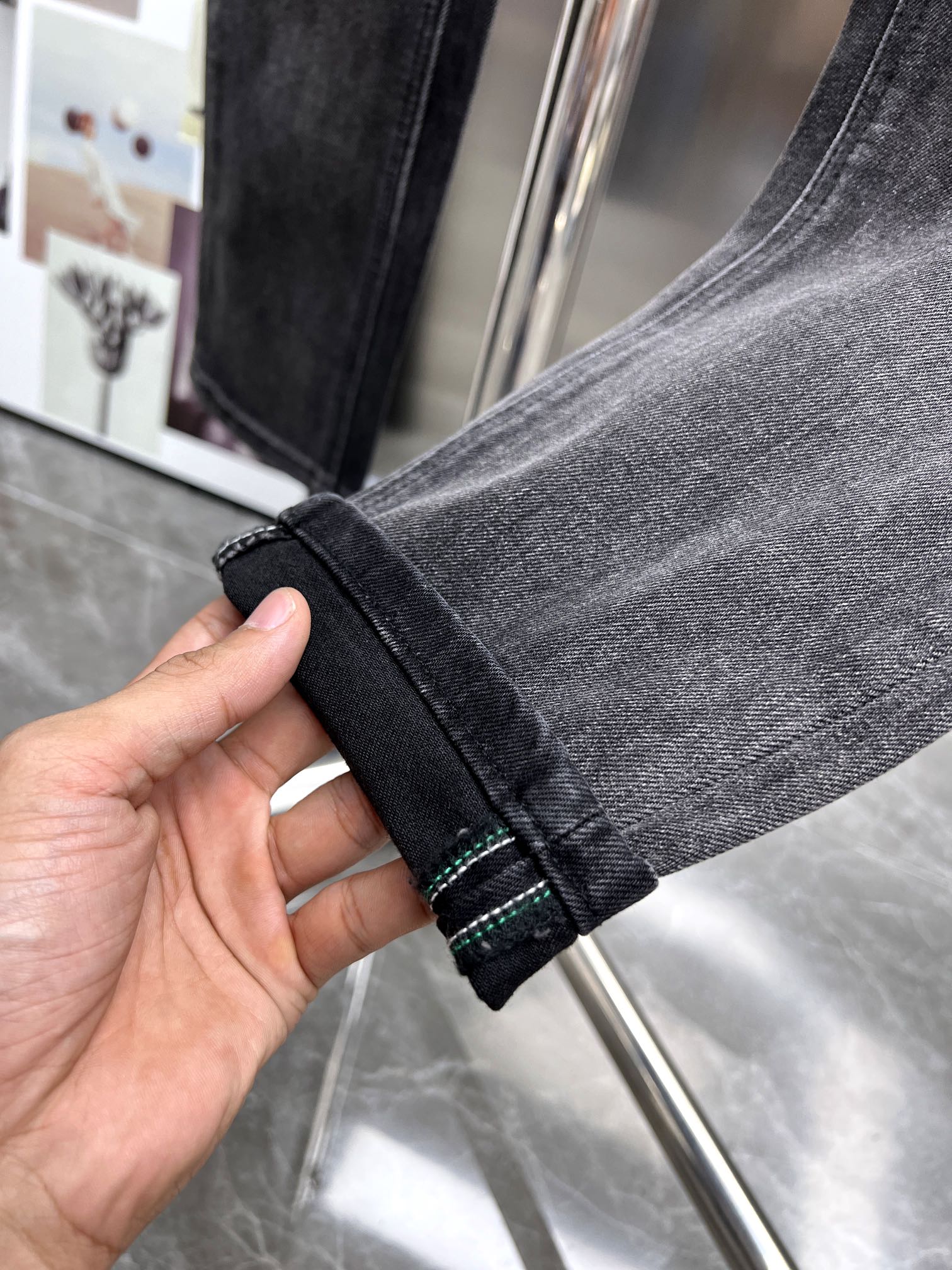 Armani 2024 SS Jeans: High-Quality Cotton Fabric, Customized Hardware, Limited Availability - 图片 7