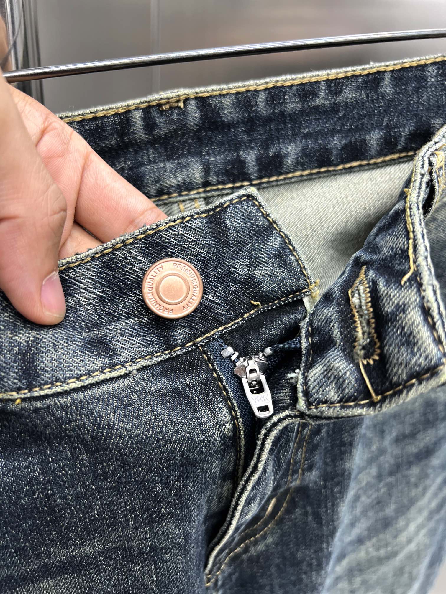 Gucci 2024 SS New Jeans: High-Quality Cotton Fabric with Unique Hardware, Sizes 28-36 - 图片 4