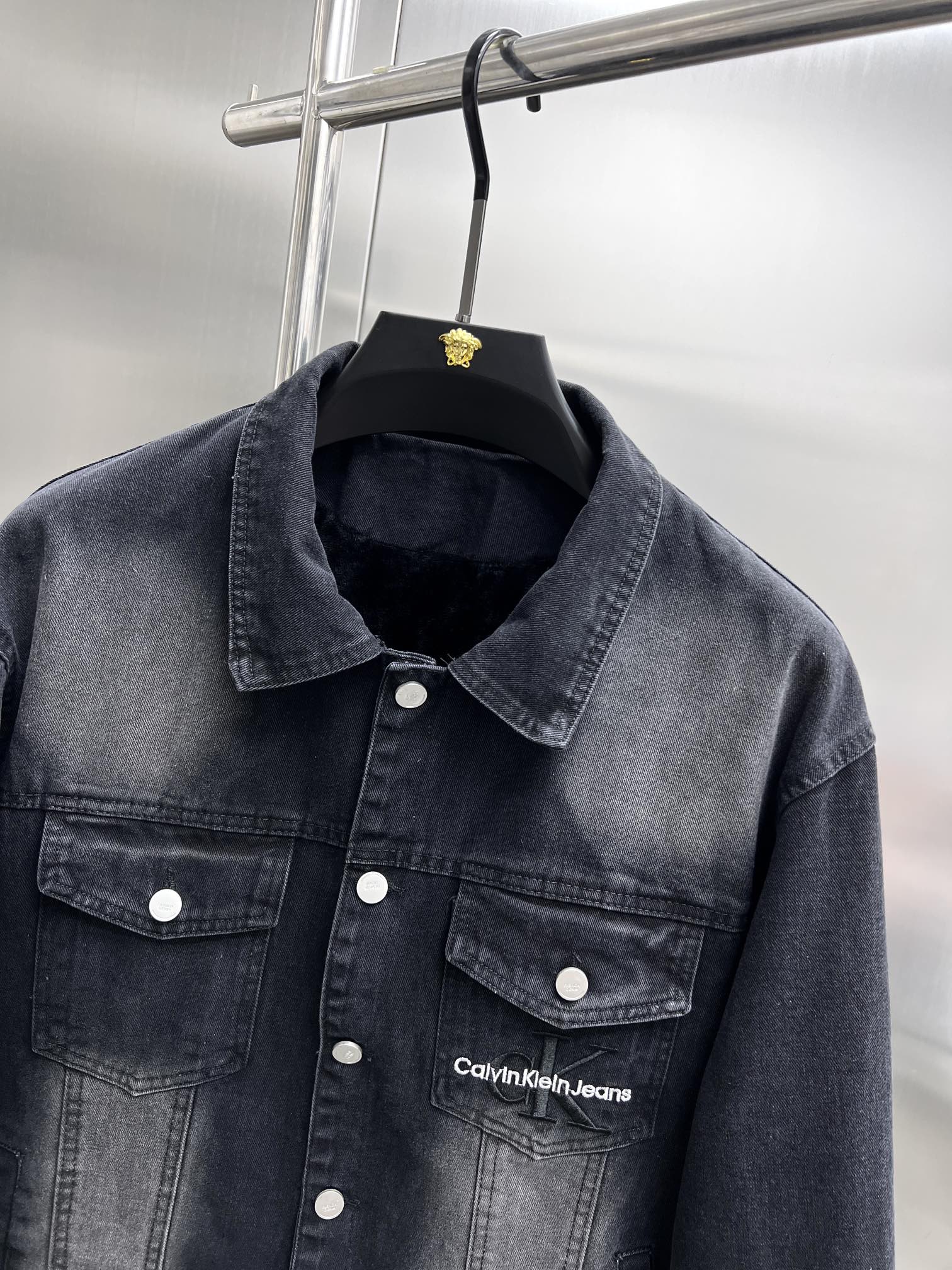 Limited Edition Velvet Cowboy Coats for Men and Women, Unique Fabric Development and Sophisticated Processing - 图片 7