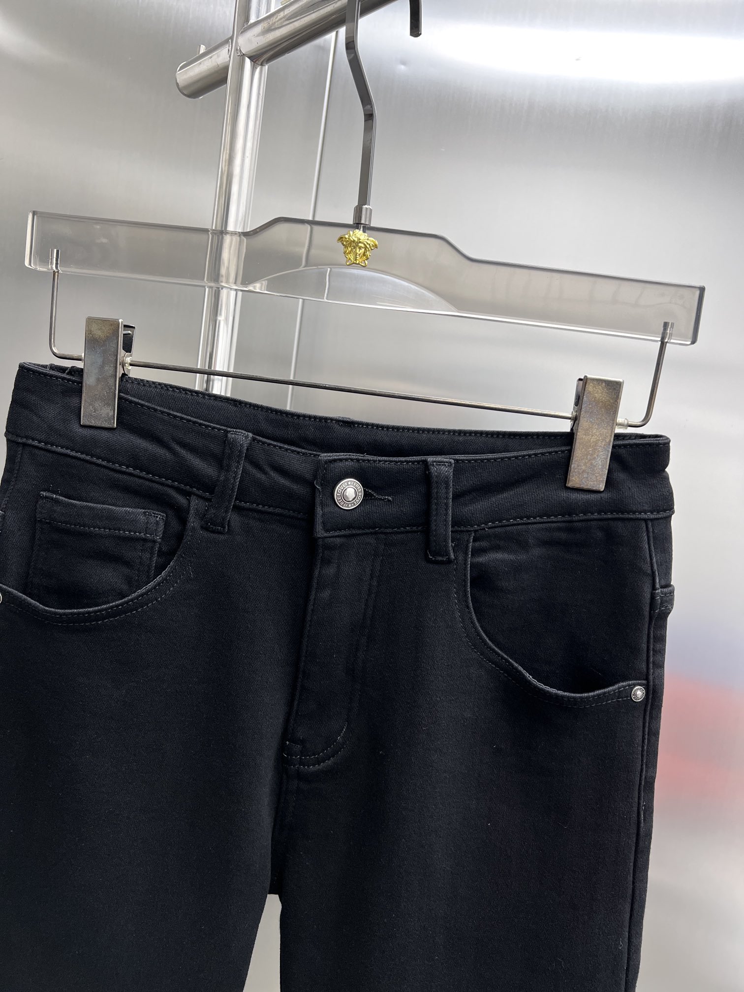 2024S MiuMiu Cotton Jeans: High-Quality, Custom Hardware, Limited Edition Sizes - 图片 3