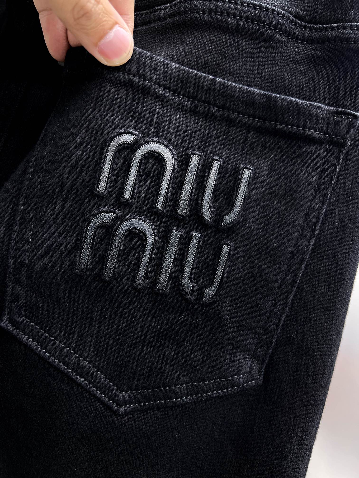 2024S MiuMiu Cotton Jeans: High-Quality, Custom Hardware, Limited Edition Sizes - 图片 9