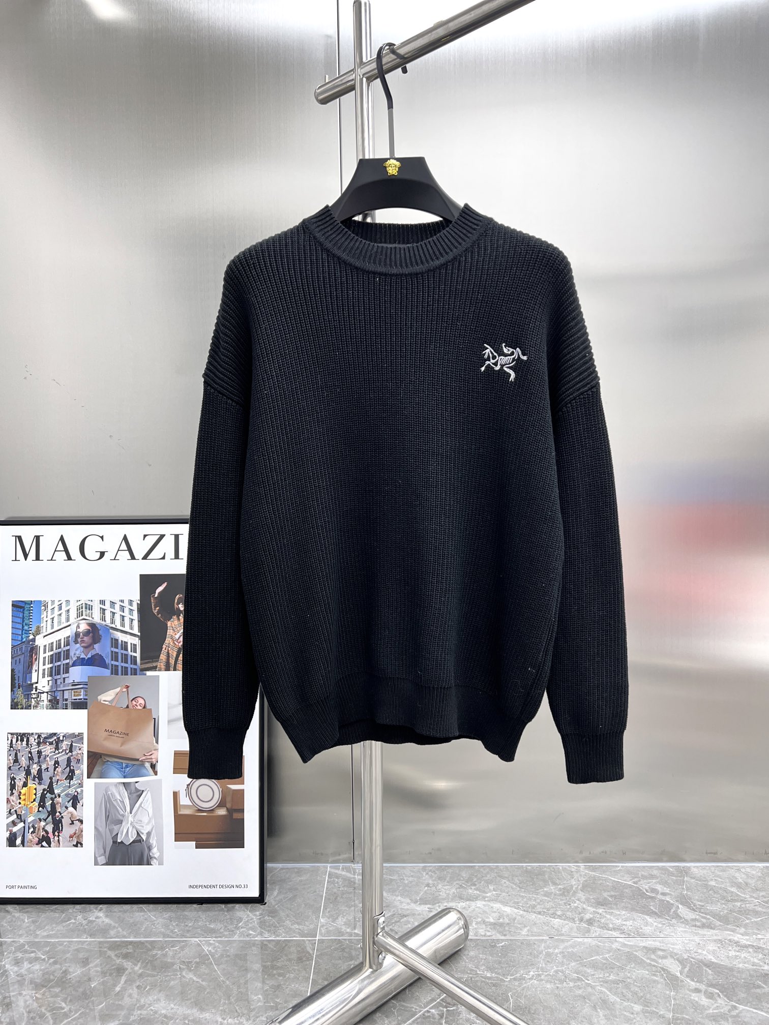 Arcteryx Italian Sweaters: High-Quality Fabric, Stylish Design, Classic Fashion Decorations, Various Sizes. - 图片 1