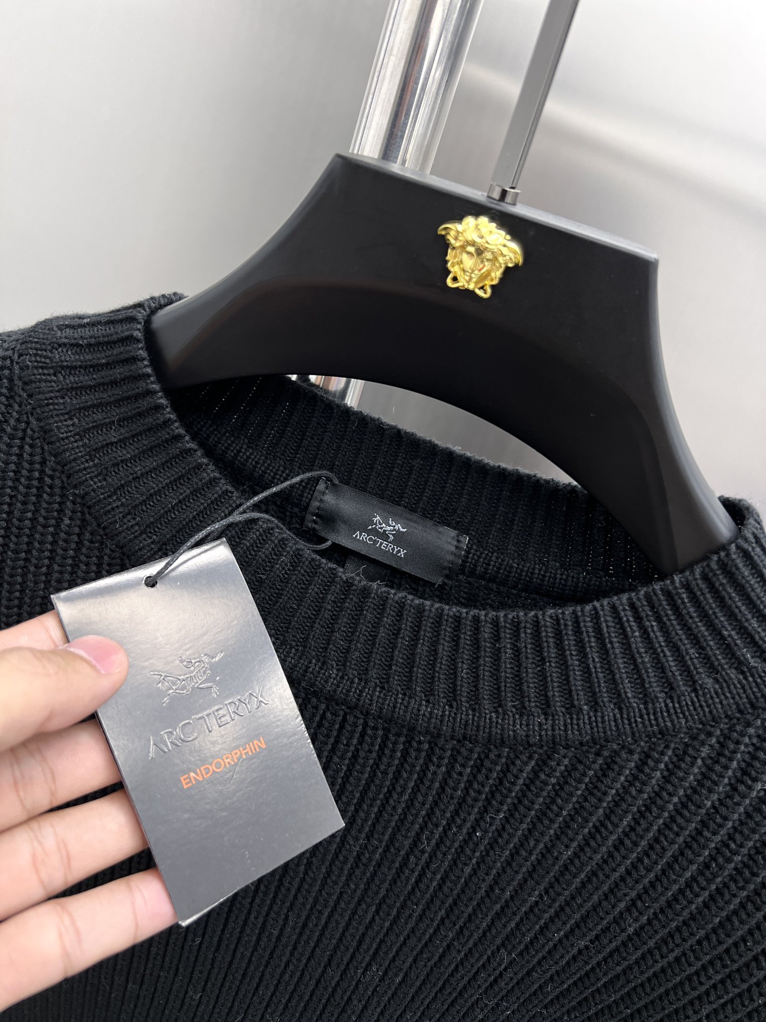 Arcteryx Italian Sweaters: High-Quality Fabric, Stylish Design, Classic Fashion Decorations, Various Sizes. - 图片 5
