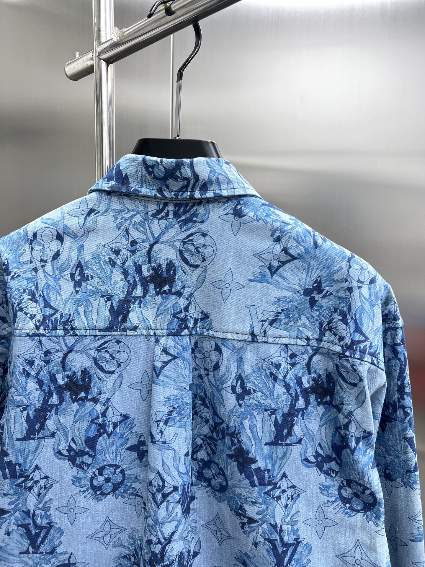Louis Vuitton Camisa Vaquera con Estampado Floral para Hombre, Diseño Exclusivo 14 i1750315653569 5117 0 11