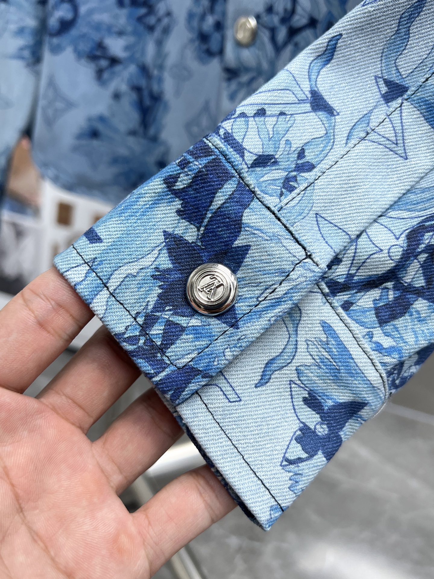 Louis Vuitton Camisa Vaquera con Estampado Floral para Hombre, Diseño Exclusivo 10 i1750315655019 3732 0 9