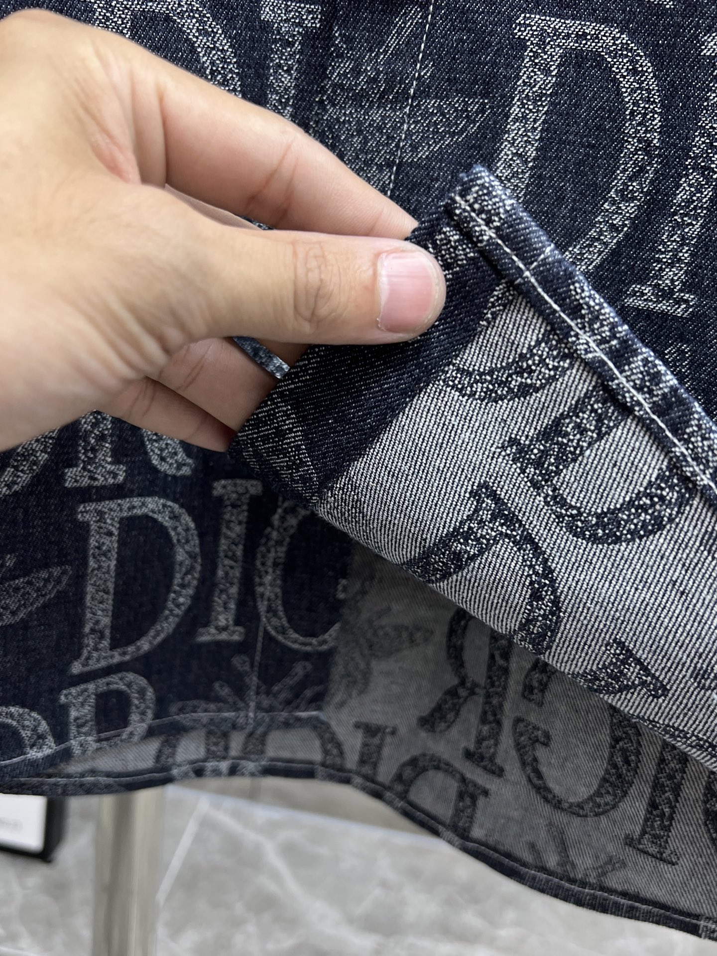 Camisa Vaquera Dior con Estampado Integral - Elegancia y Estilo 12 i1750407095588 2521 0 10