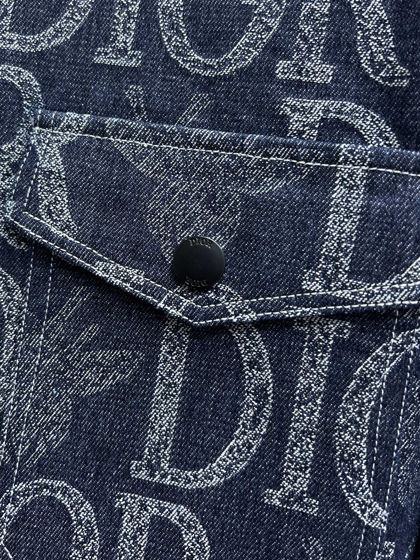 Camisa Vaquera Dior con Estampado Integral - Elegancia y Estilo 9 i1750407095639 1894 0 7