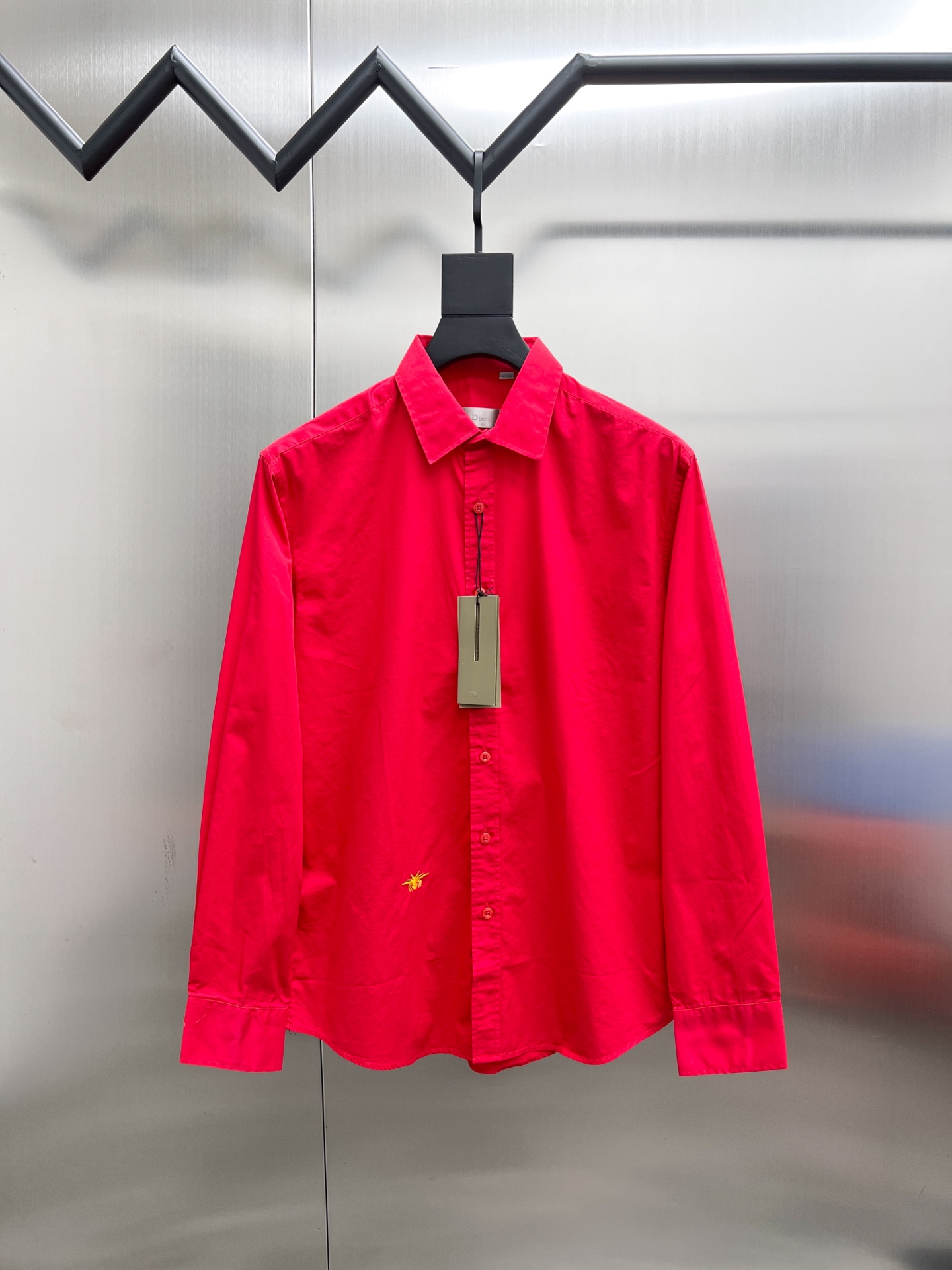 P185
迪奥 Dior🌟长袖 衬衫 衬衣🔥官网同步✨爆款 渠道货 高端定制 品质经得起任何形式检验,赋予你与众不同的上身体验!均经过严格的挑选工序,定制原版辅料,时尚百搭潮 上身优雅帅气, 个性十足,焕然一新的即视感 👍高版本
🐎🐎码数:M~3XL(尺码表在最后一张图片)