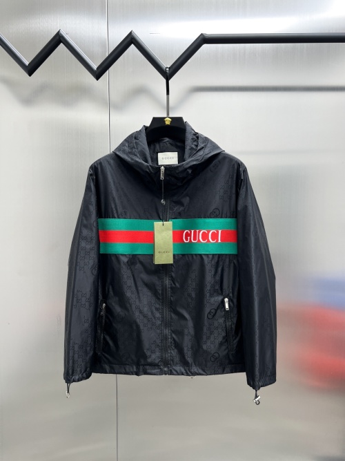 Gucci Men's Hooded Jacket with Signature Stripe - Stylish & High-Quality 1 Gucci Men’s Hooded Jacket with Signature Stripe – Stylish & High-Quality