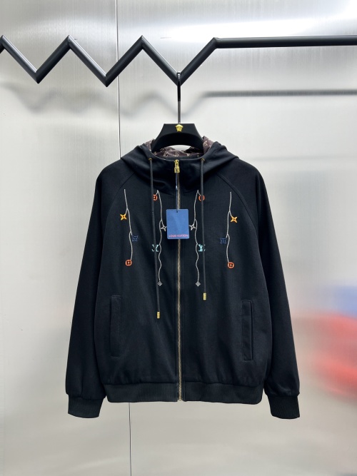 Louis Vuitton Chaqueta con Capucha Estampada para Hombre - Elegancia y Estilo 39 Louis Vuitton Chaqueta con Capucha Estampada para Hombre – Elegancia y Estilo