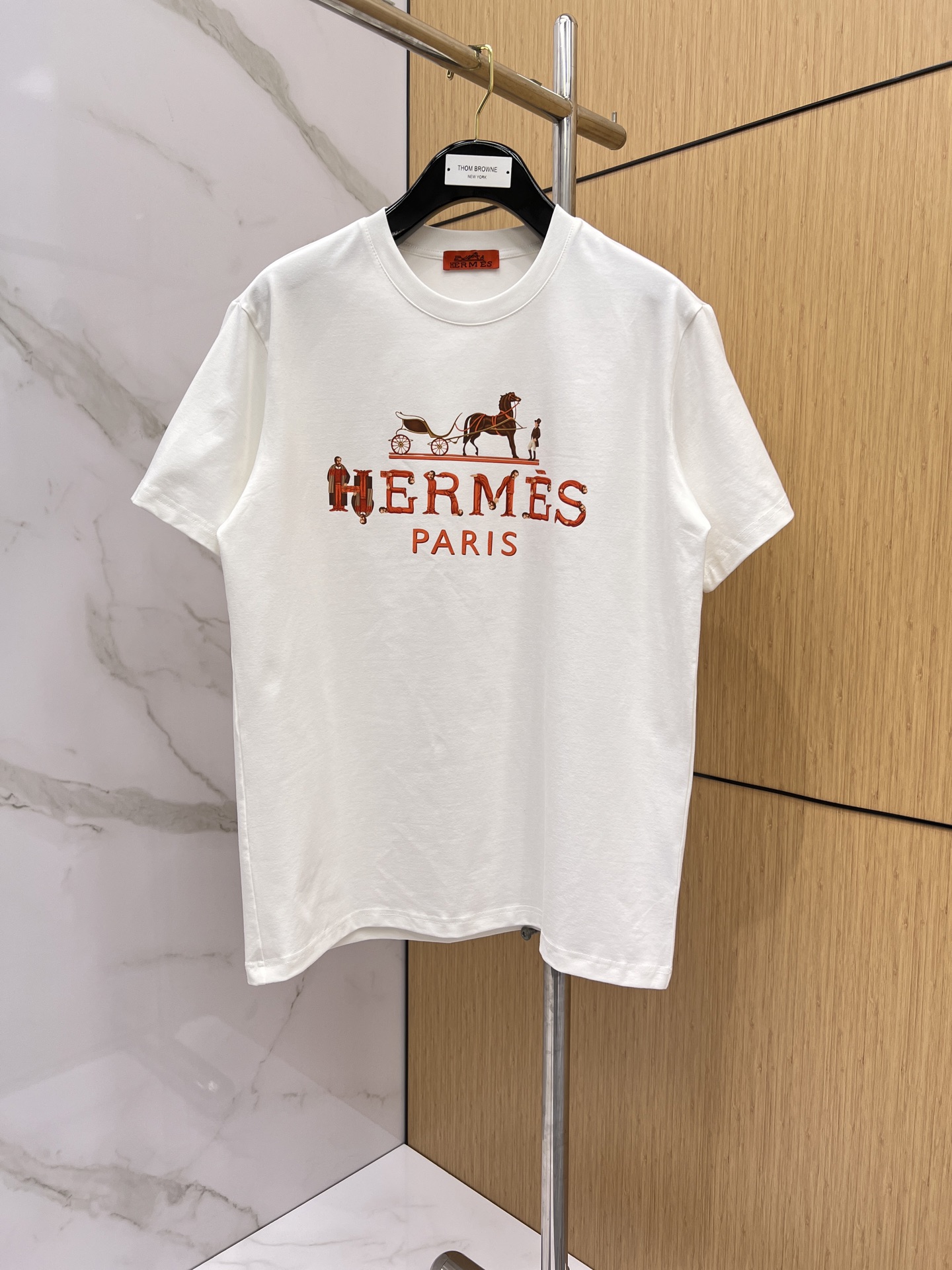P125 Hermès Hermes🌟nuevo estilo lanzamiento primero en boutique, camiseta de manga corta con cuello redondo, alta pers…