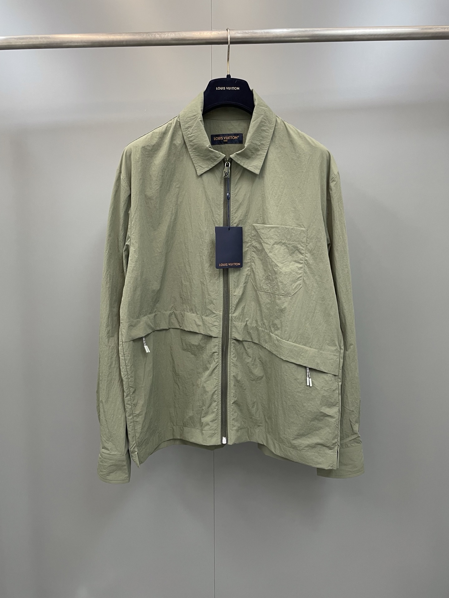 NO:779372,Lujia 26 new spring and summer show camping long-sleeved classic collar side slit jacket high version,Louis Vuitton-clothing men's clothing,louis vuitton,louis vuitton,louis vuitton,jackets & coats,jackets & coats,19860909驴家26新款春夏秀场露营长袖经典衣领侧开衩 夹克外套 高版本,路易威登-服装男装,louis vuitton,louis vuitton,louis vuitton,jackets & coats,jackets & coats,,Women's clothing