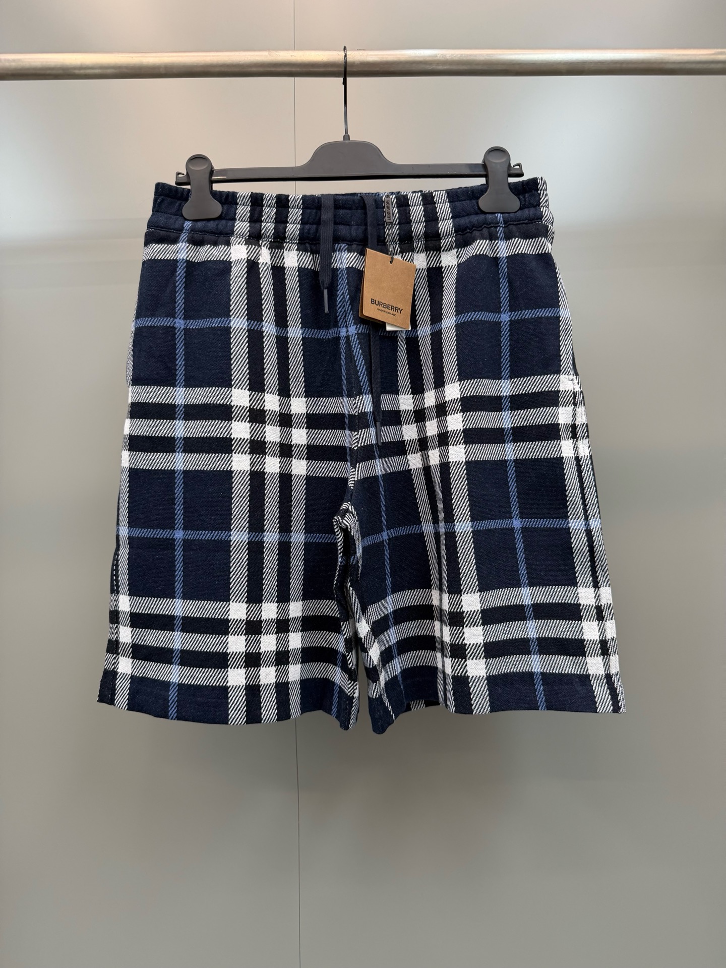 NO:786854,BBR high version!  New plaid cotton jacquard straight shorts!  ,Burberry-clothing,shorts,19860909BBR高版本！ 新款格纹棉质提花直筒短裤！,博柏利-服装,shorts,,Women's clothing