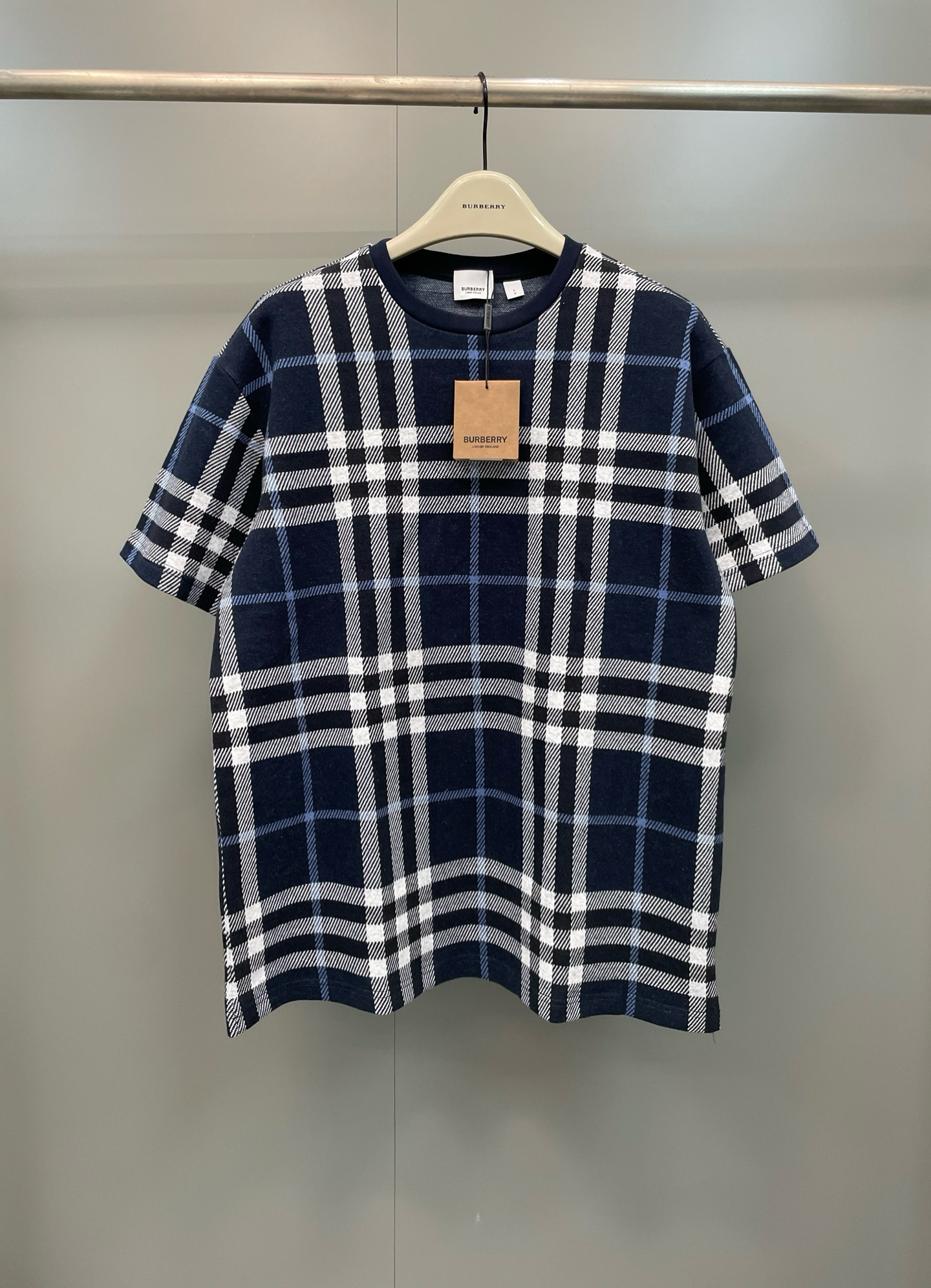 NO:786844,BBR high version new plaid cotton jacquard straight short-sleeved T-shirt!  ,Burberry-clothing,T-shirt,tees,t-shirt,19860909BBR高版本 新款格纹棉质提花直筒短袖T恤！,博柏利-服装,T-shirt,tees，t-shirt,,Women's clothing