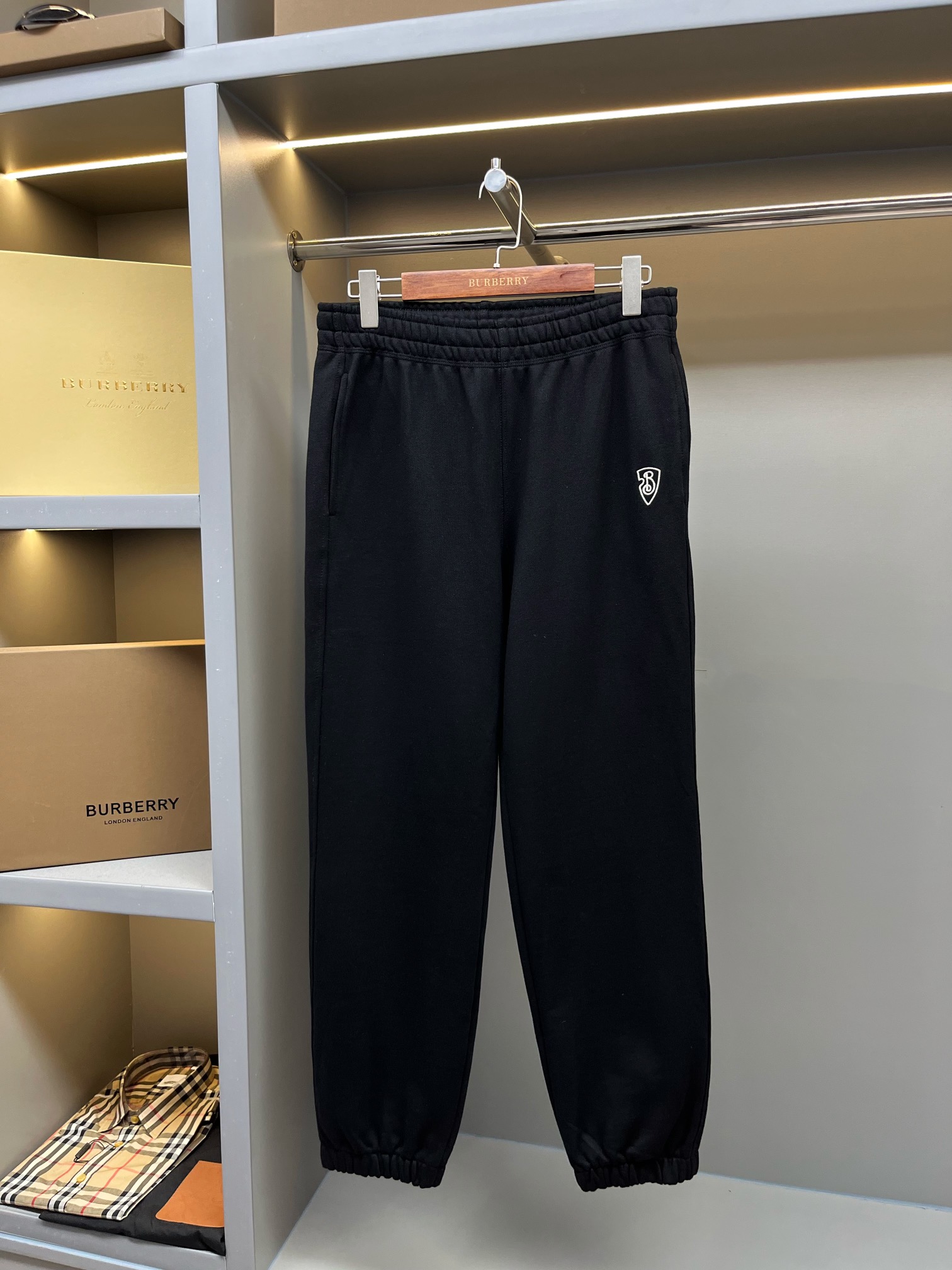 🅱️ Pantalones deportivos holgados de algodón con bordado de escudo y logotipo BUR Canal exclusivo de BUR, mata a todas…