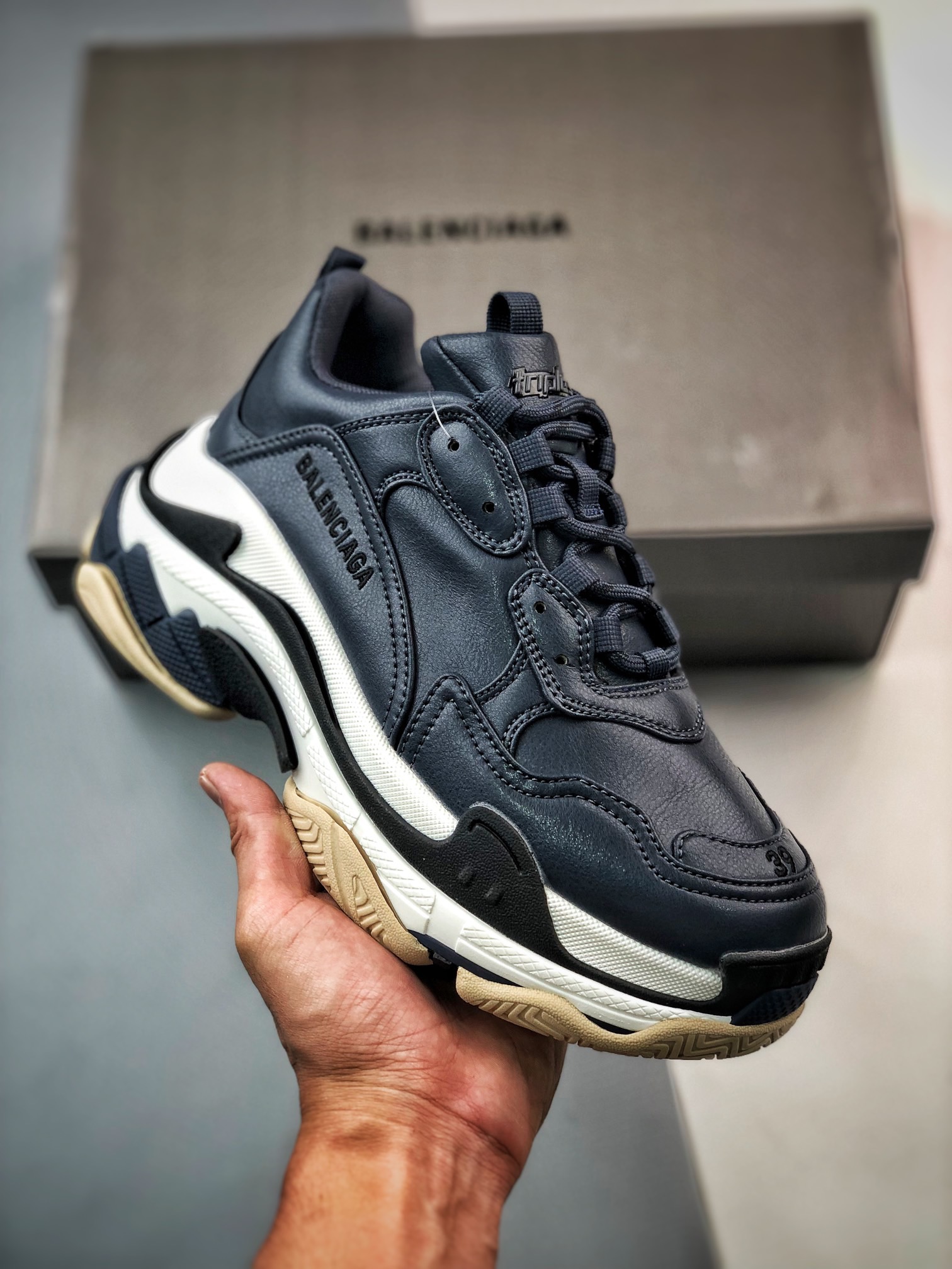 特价清货原400+纯原BALENCIAGADefenderRubberPlatformSneakers巴