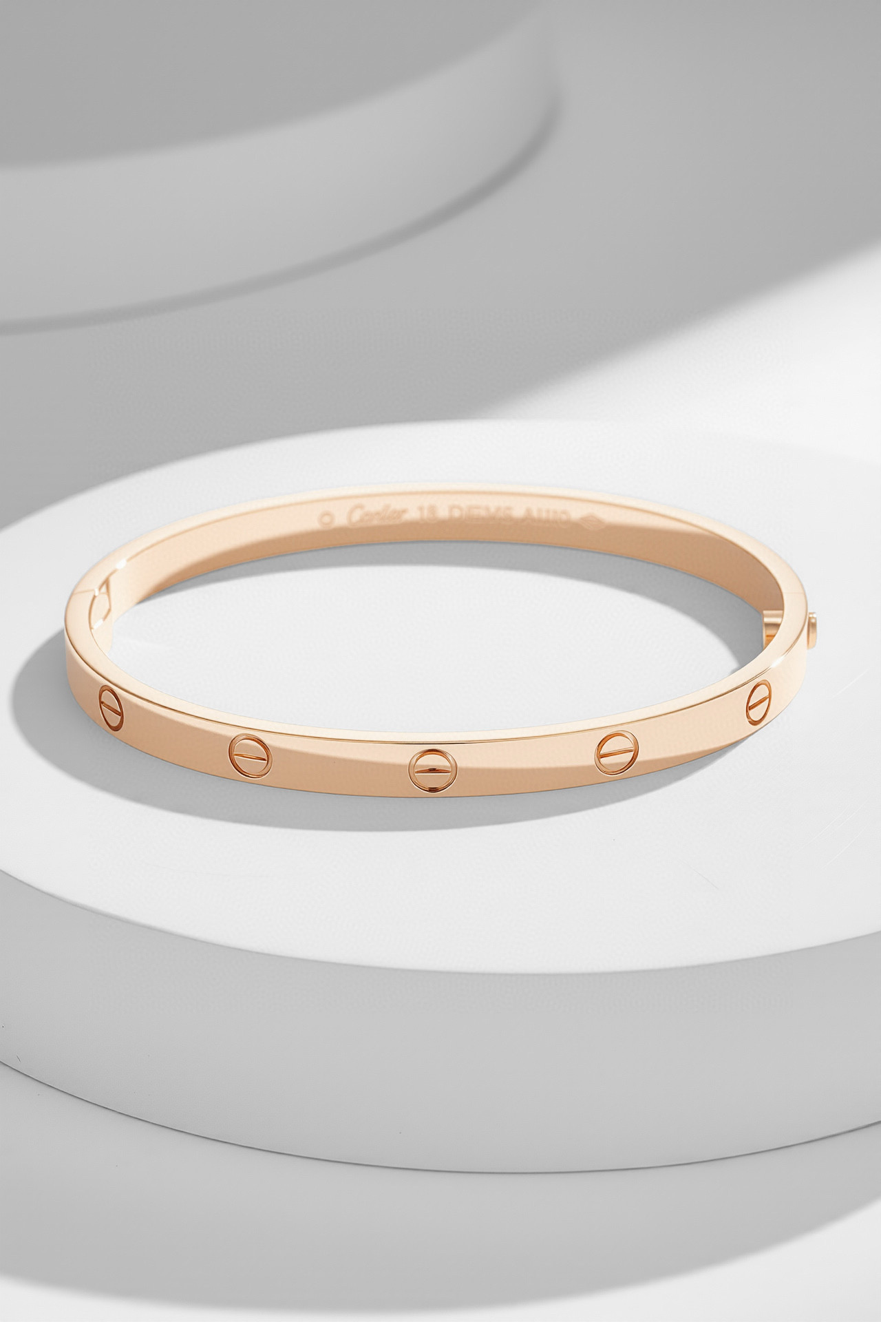 Cartier 卡地亚新款中号手镯 承载着无尽的爱与美好