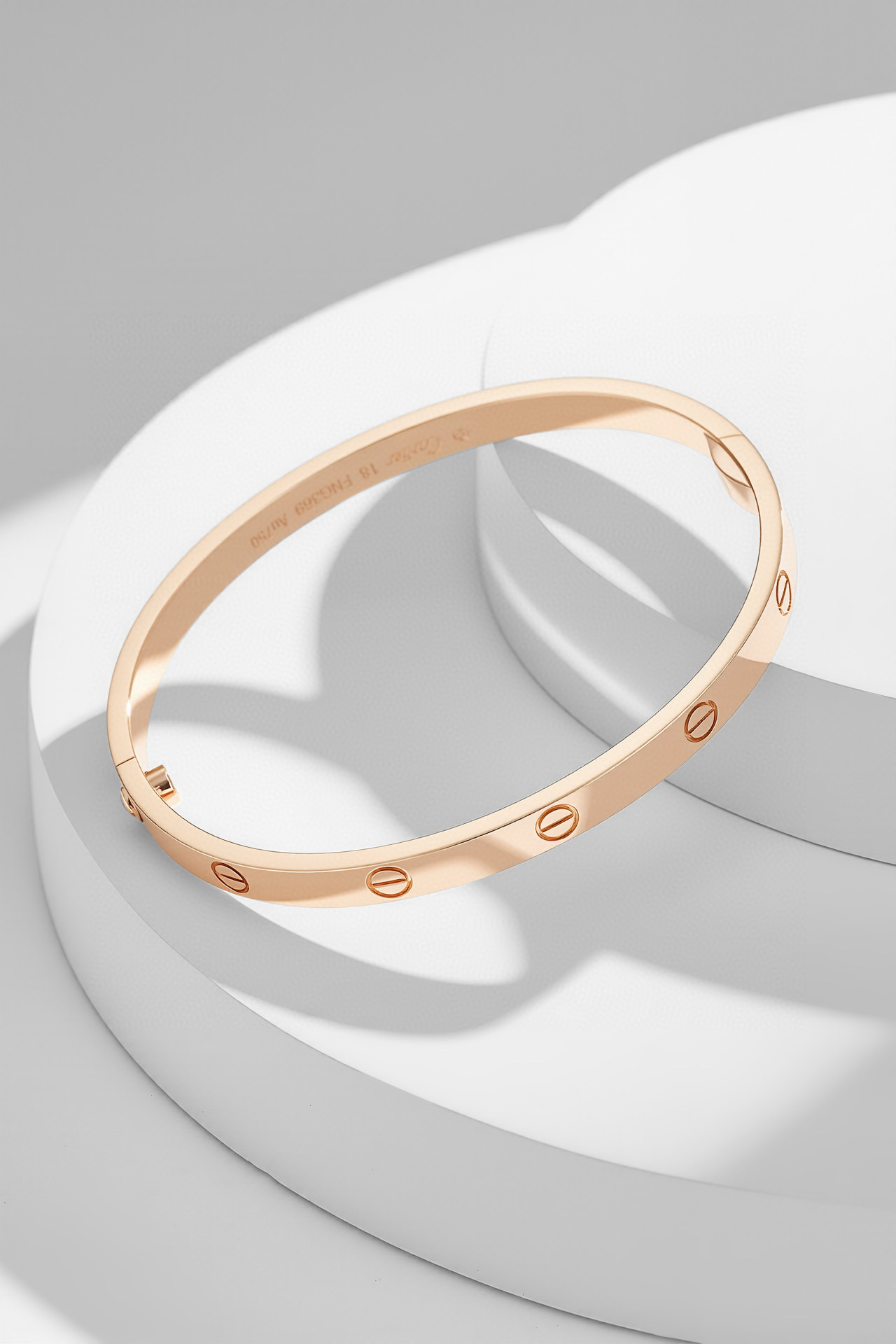 Cartier 卡地亚新款中号手镯 承载着无尽的爱与美好