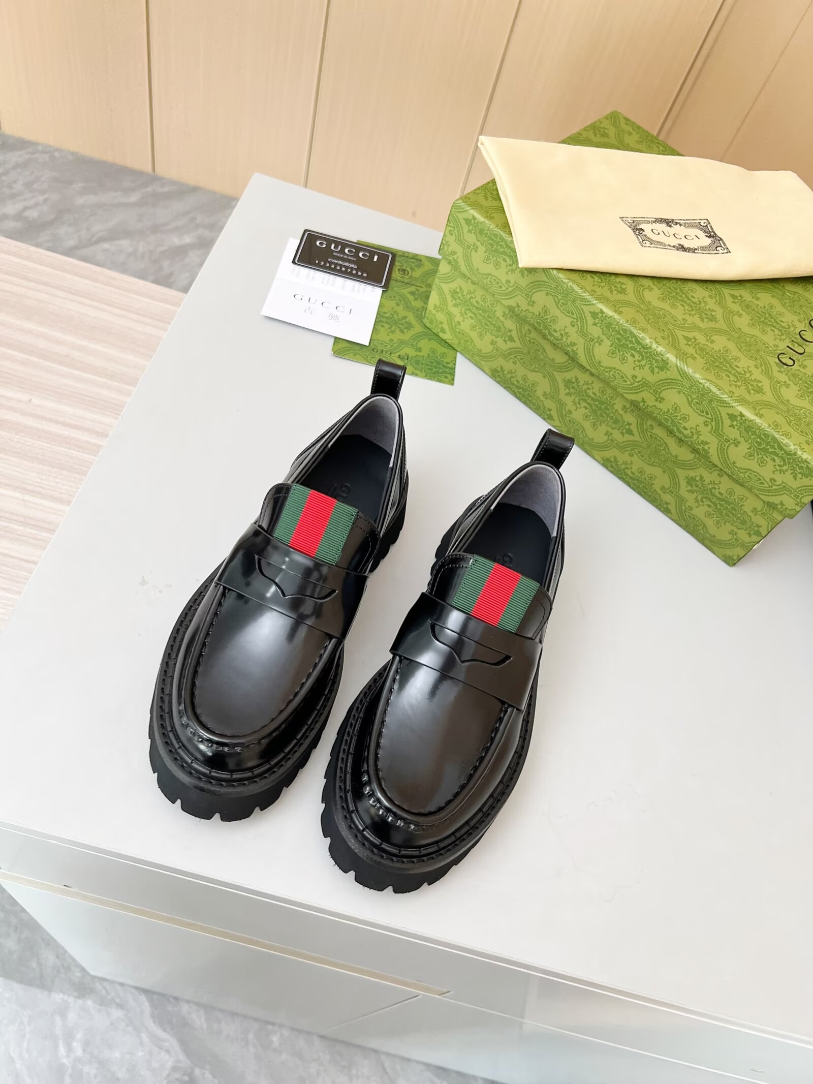 🔥✅Los últimos mocasines Gucci GUCCI en el mostrador. Se combinan principalmente con varios estilos de ropa de moda par…