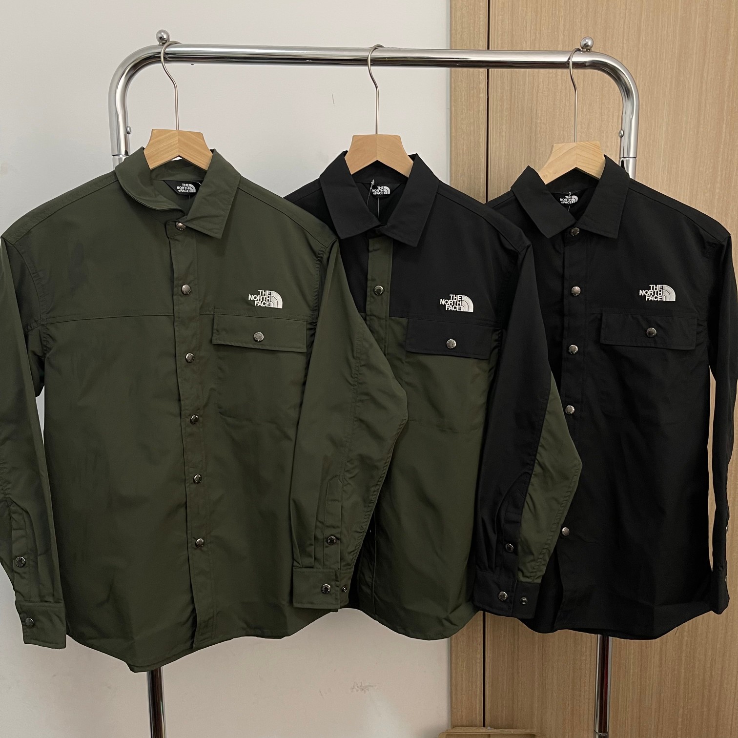 The North Face Clothing Shirts & Blouses ArmyGreen Black Green Purple Spring/Summer Collection Fashion Quick Dry