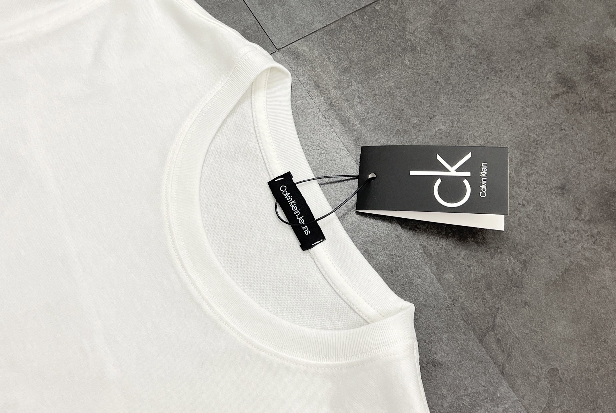 Alternative view of T-Shirt 07283