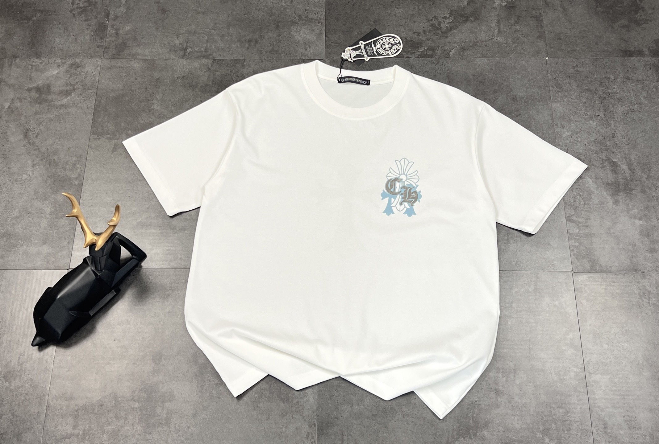 Chrome Hearts Sneakers 02409