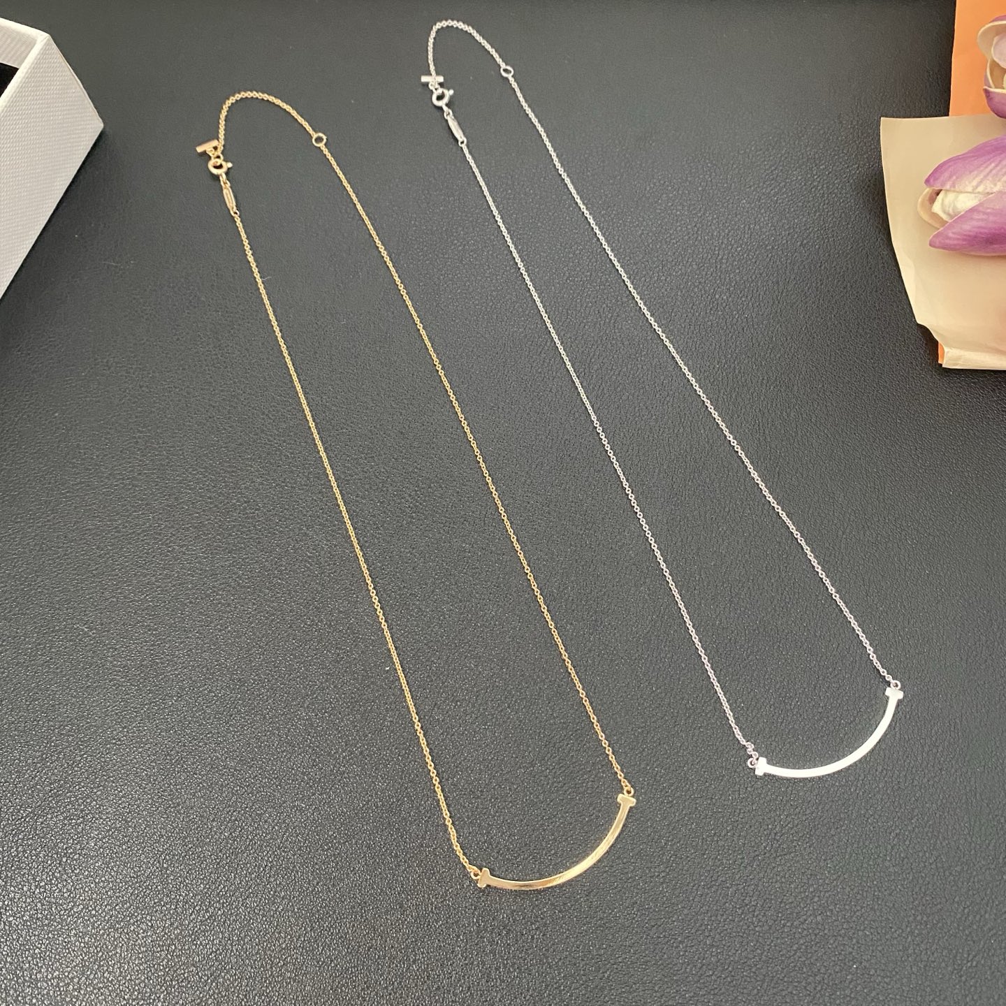 Tiffany klassieke cross two-tone ketting, dik goud gegalvaniseerd, elegant en zoet, luxueus en groots - topkwaliteit