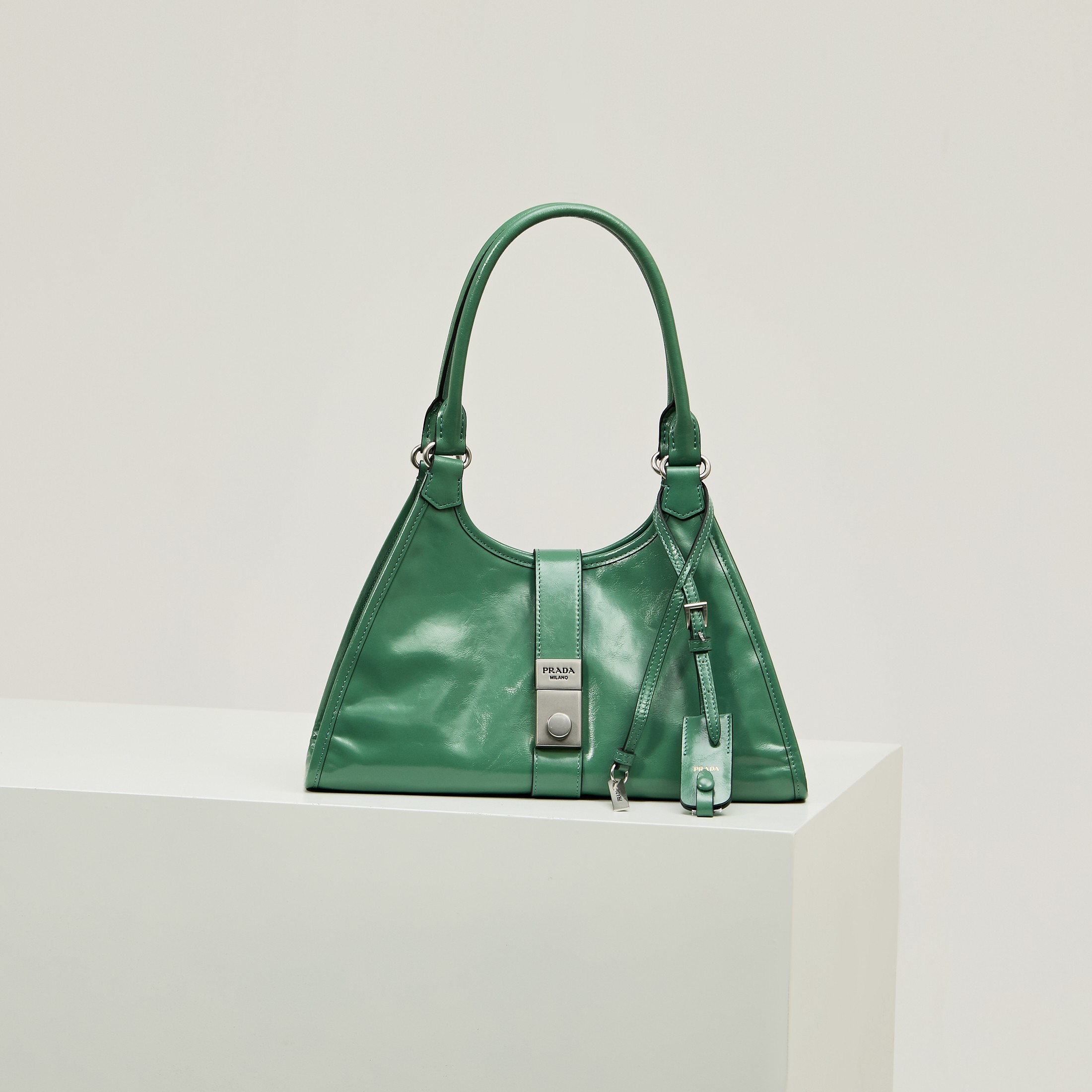 【Fábrica original de primera calidad】🎉Nuevo🎉1BG563/Verde hierba/Último modelo de pasarela primavera-verano🎉🎉 Las lí…