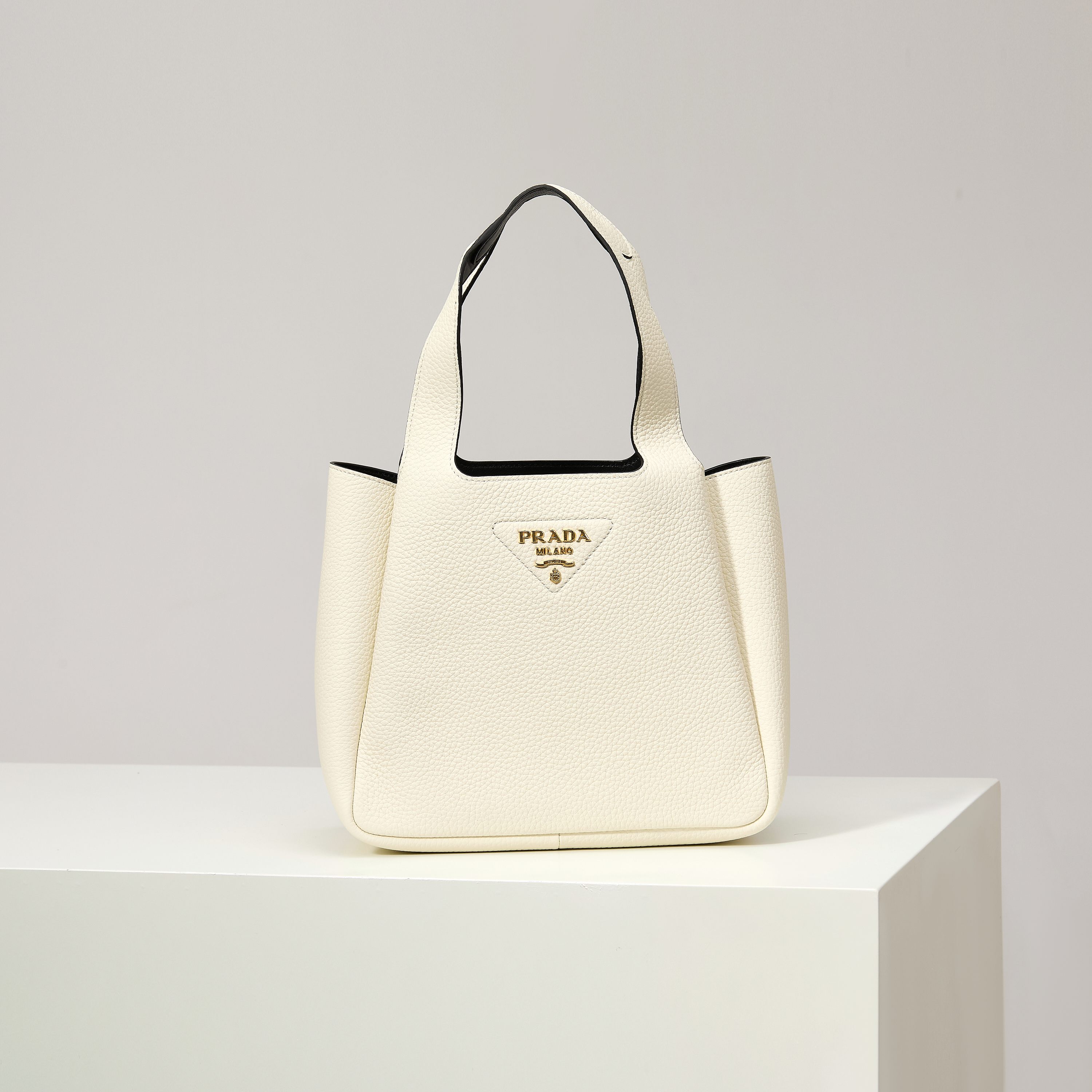 【Fábrica original de primera calidad】Último modelo 2025 de bolso tote grande de cesta 🎉1BG335 hebilla dorada/blanco/¡h…