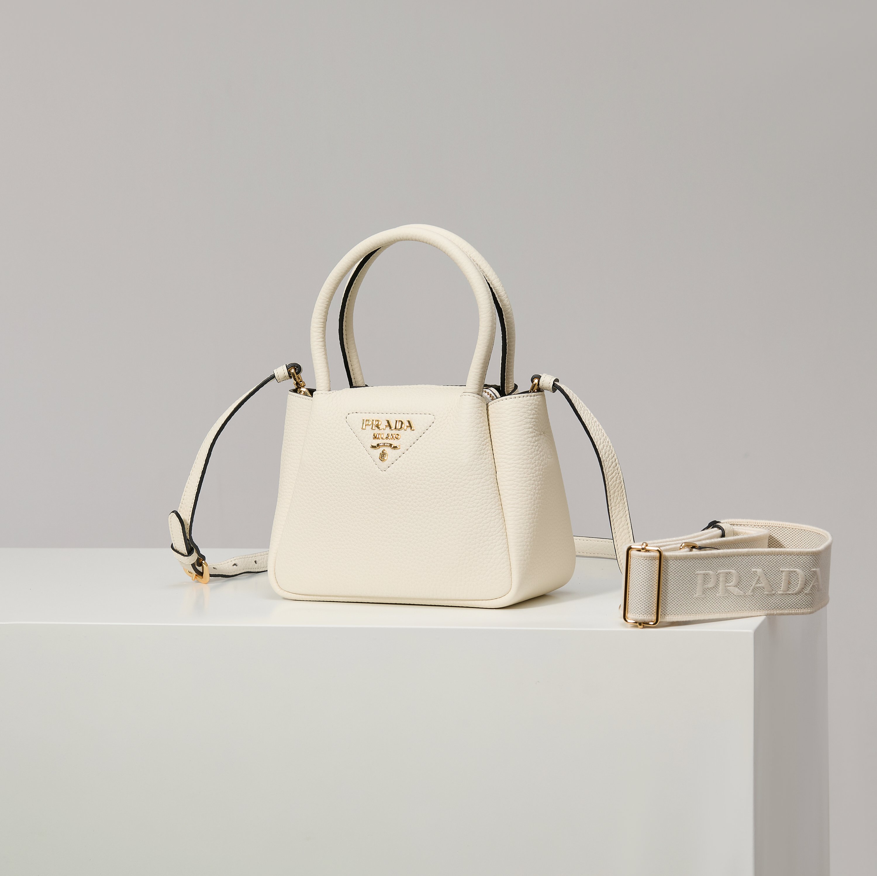 NO:602418,Model 1BA362/White More detailed pictures, Prada [price based on volume], prada19860909型号1BA362/白色 更多细节图,普拉达【跑量价】,prada,Bag