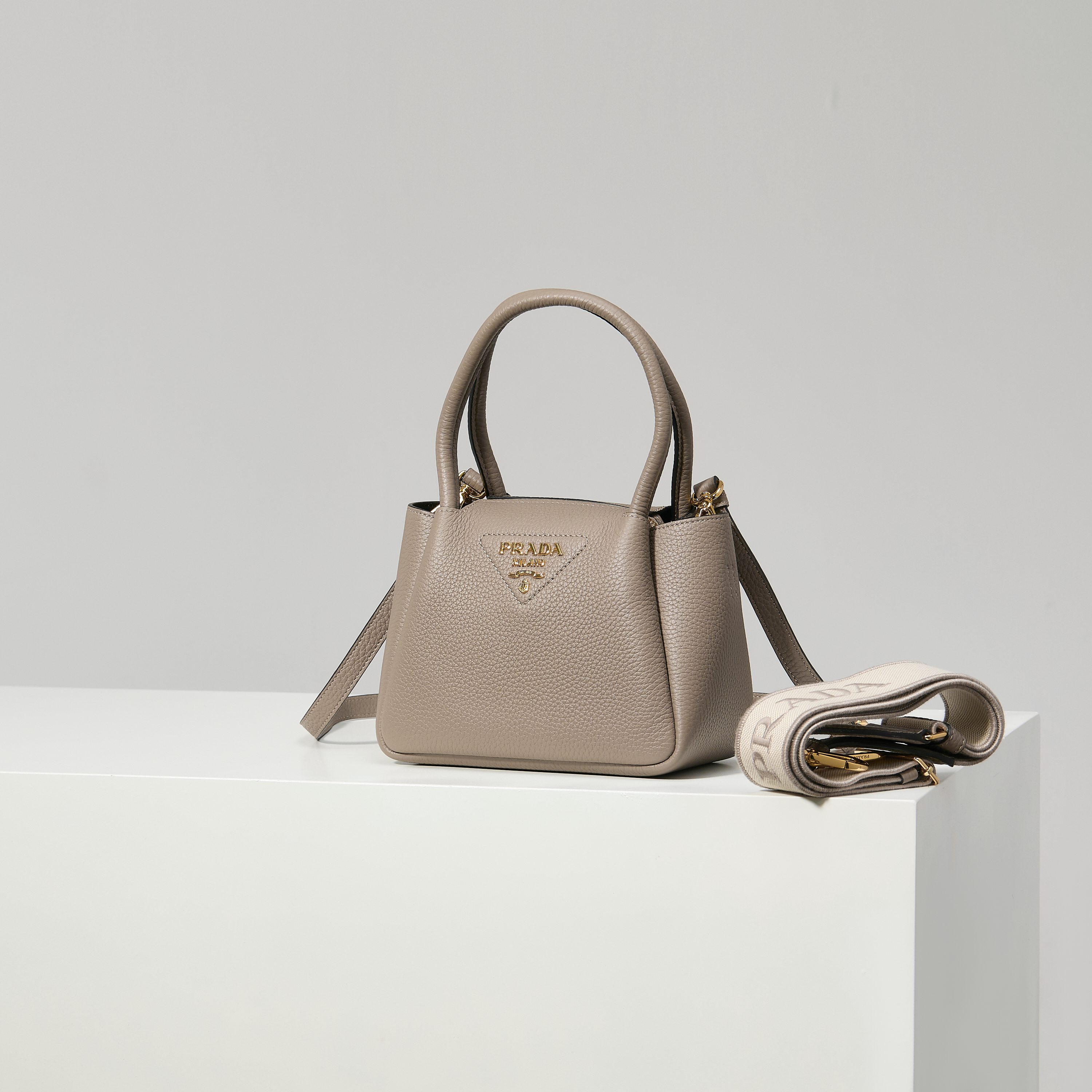 NO:602429,Model 1BA362/Slate Gray More detailed pictures, Prada [price based on quantity], prada19860909型号1BA362/石板灰 更多细节图,普拉达【跑量价】,prada,Bag