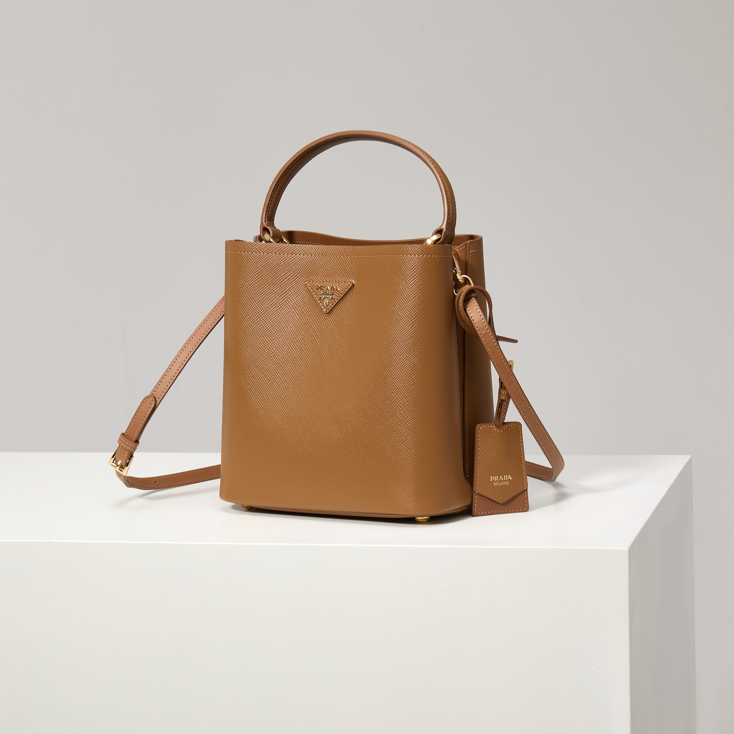 NO:602405,Model 1BA212/Caramel/Caramel lining sheepskin More detailed pictures, Prada [price based on volume], prada, sheepskin19860909型号1BA212/焦糖/焦糖内里羊皮 更多细节图,普拉达【跑量价】,prada,sheepskin,Bag