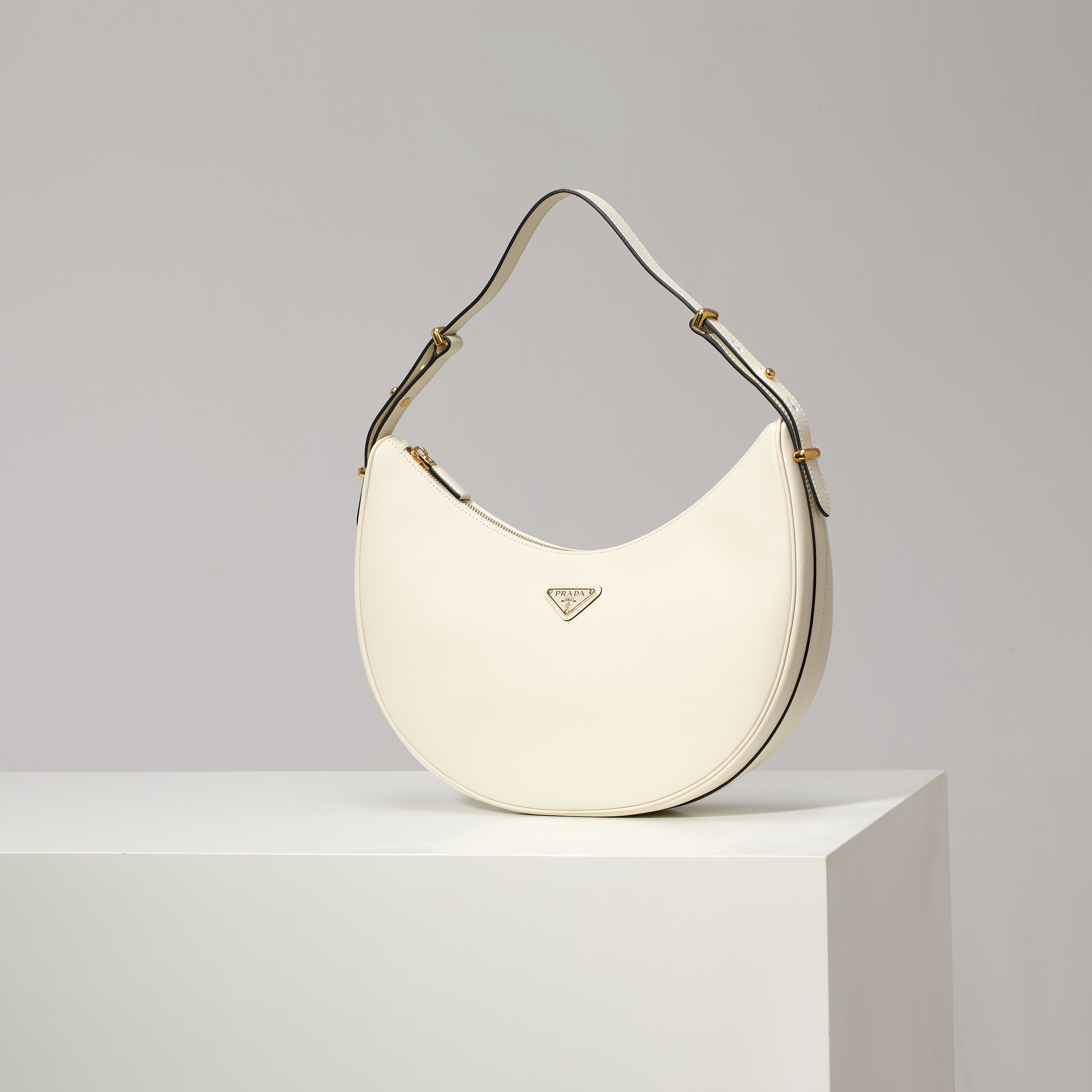 NO:602368,Model 1BC212 White More detailed pictures, Prada [price based on quantity], prada19860909型号1BC212白色 更多细节图,普拉达【跑量价】,prada,Bag