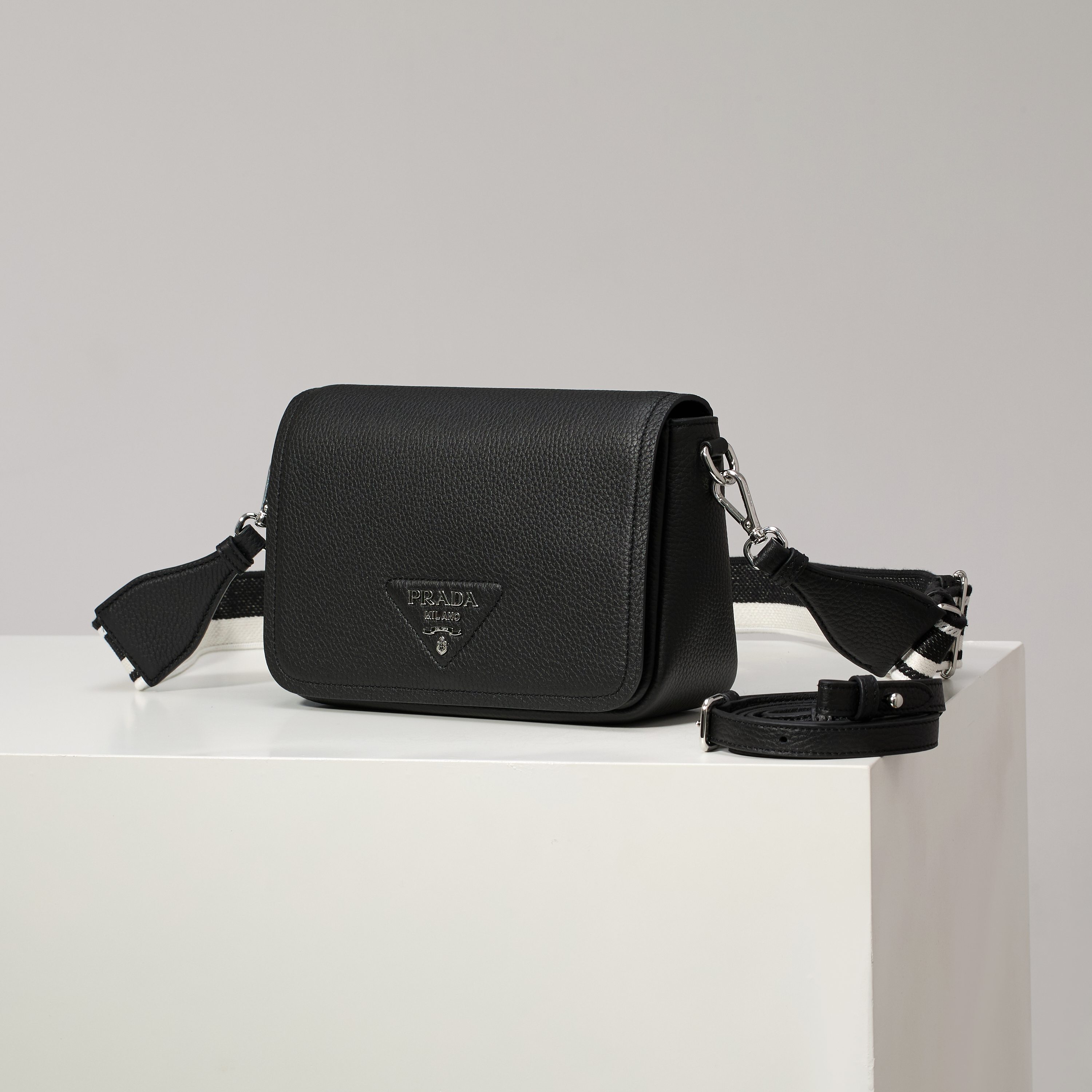 NO:602416,Model 1BD341 Black More detailed pictures, Prada [price based on volume], prada19860909型号1BD341黑色 更多细节图,普拉达【跑量价】,prada,Bag