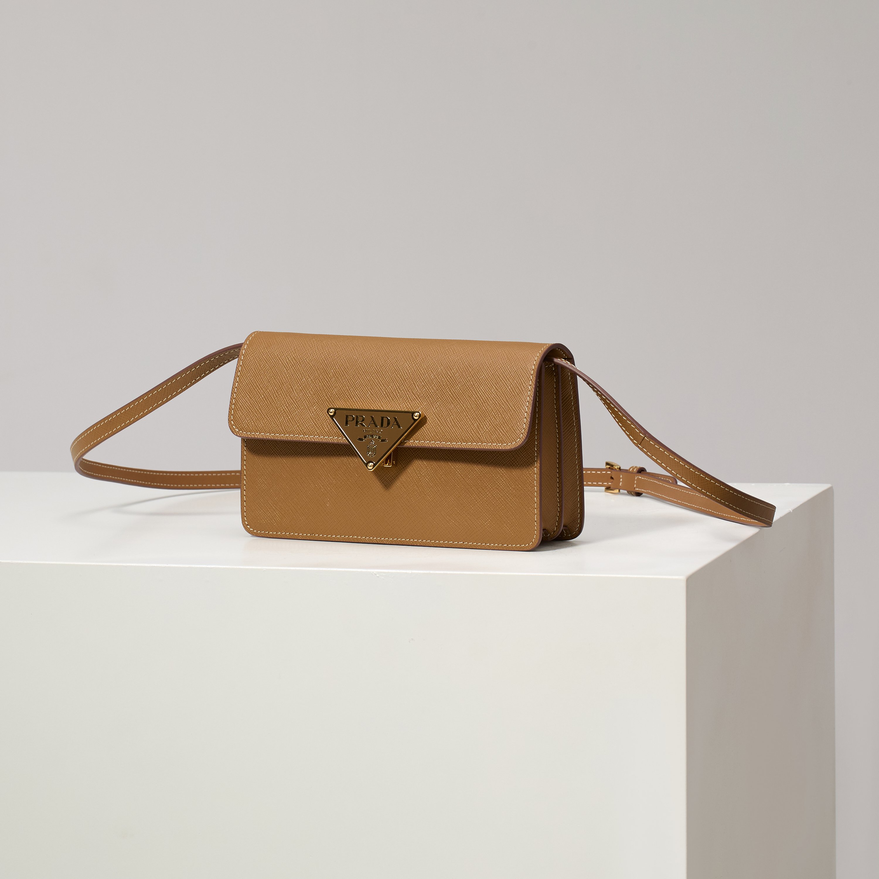 NO:602333,Model 1BD386 Caramel More detailed pictures, Prada [price based on volume], prada19860909型号1BD386焦糖 更多细节图,普拉达【跑量价】,prada,Bag