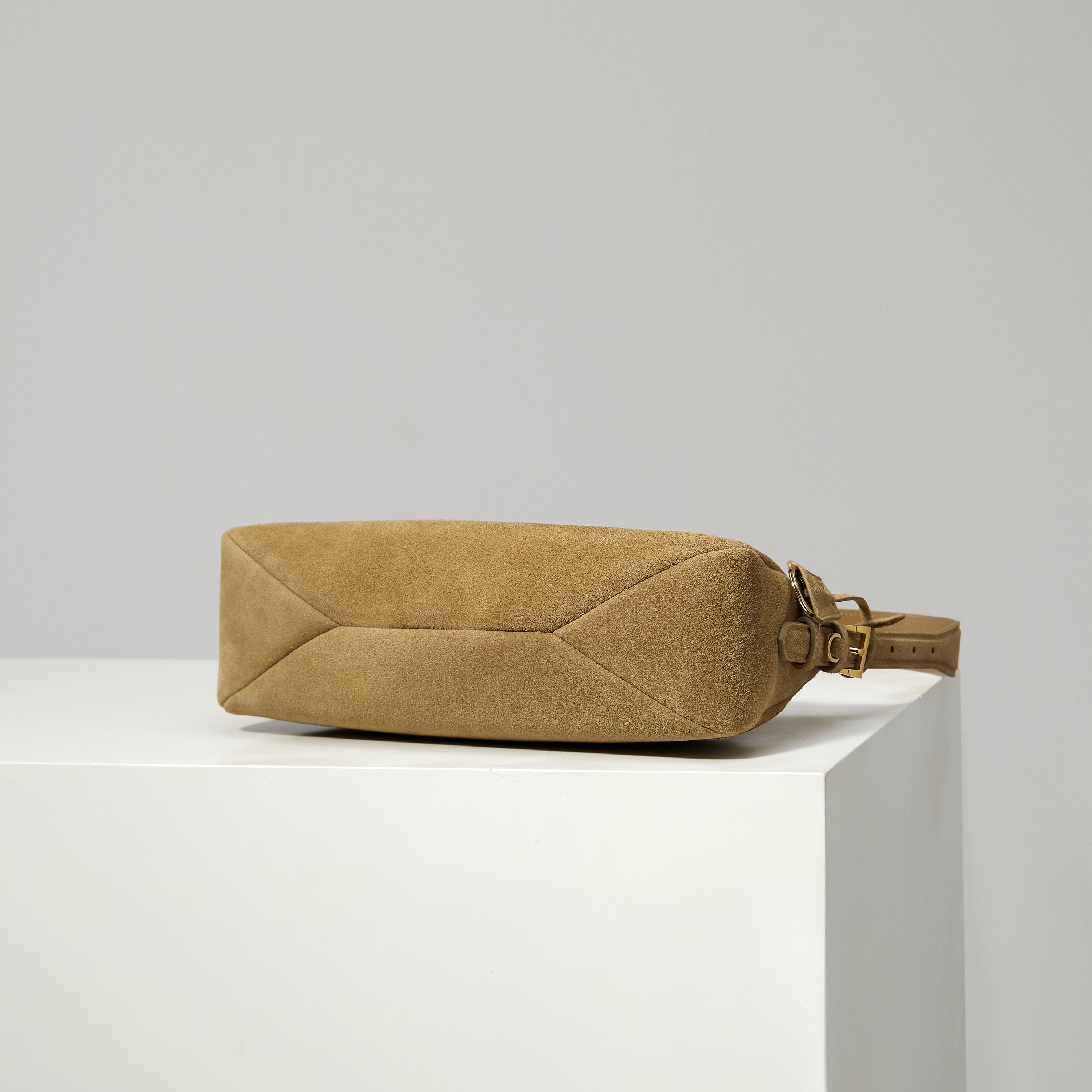 型号：1BC229/肉桂色/磨砂皮
更多细节图🔥🔥🔥