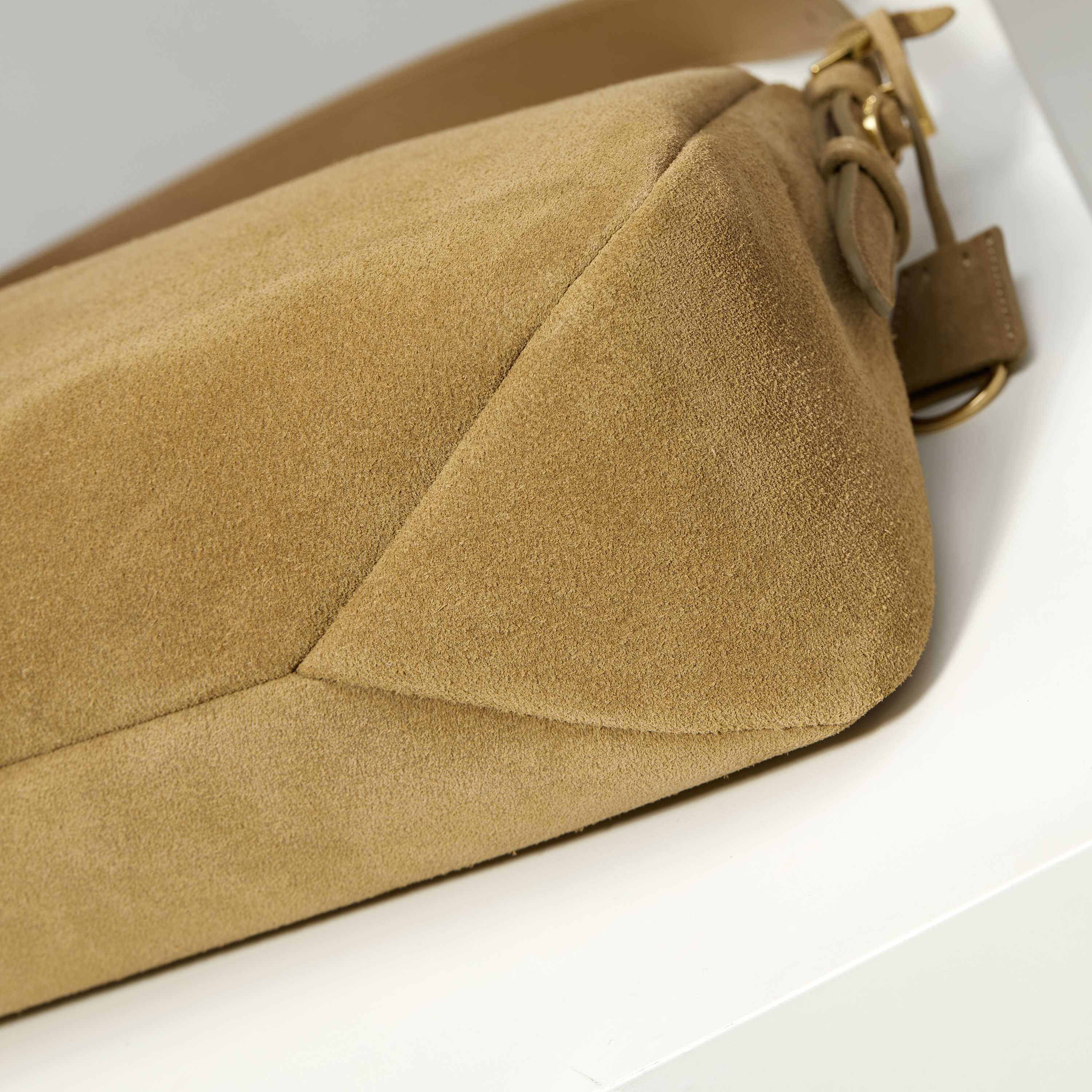 型号：1BC228/肉桂色/磨砂皮
更多细节图🔥🔥🔥