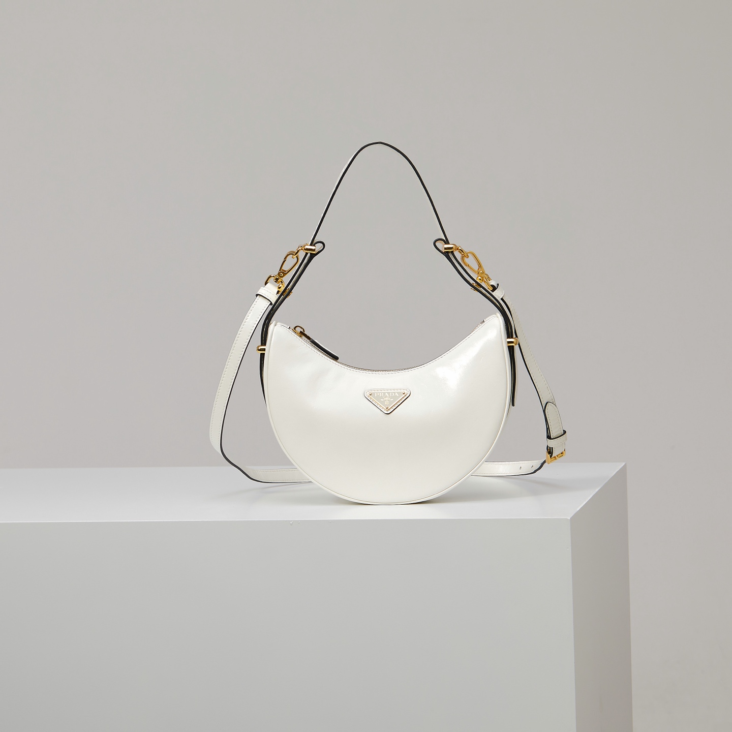 🔥New product debut BC194/white smooth New Arque cowhide underarm bag Underarm bag has become a mainstream fashion tren…