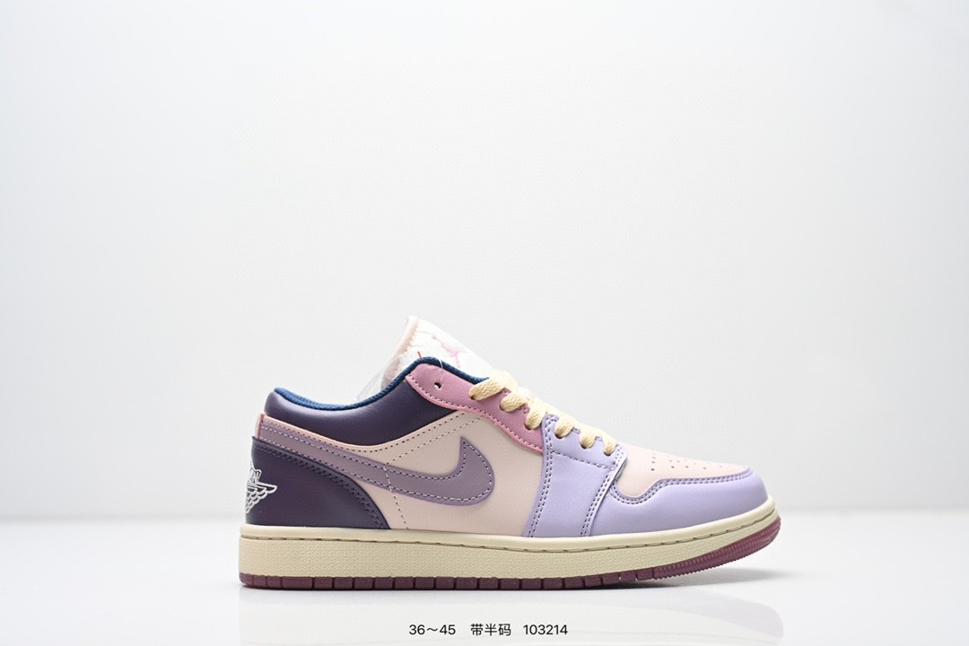 🈴️‼️长期福利供应款
70💰头层拼接🉐️ 全码齐 长期补货
Air Jordan 1 Low OG "Black and Dark Powder Blue" 低帮 AJ1 乔丹1代 aj1 乔1 低邦 乔丹篮球鞋系列 整体以白色皮革材质为主色调呈现,搭配黑色Swoosh以及白色鞋面呈现。鞋带、鞋舌标签等均采用蓝色呈现,鞋舌黑色点缀,颜值十分低调百搭。此外后跟部分同样采用蓝色配色呈现,标志性的飞翼Logo则使用黑色压印点缀。鞋底也使用白色中底搭配蓝色橡胶外底设计,与鞋面配色相呼应!
尺码:36 36.5 37.5 38 38.5 39 40 40.5 41 42 42.5 43 44 44.5 45