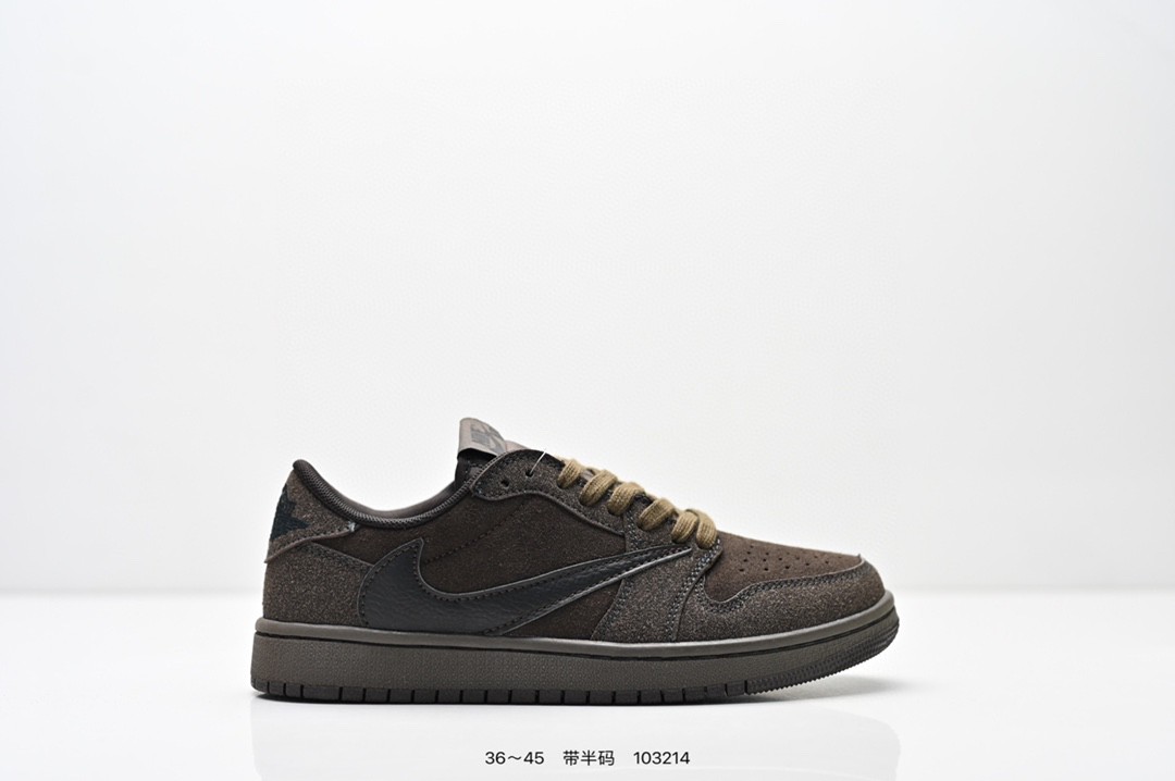 🈴️‼️长期福利供应款 
80💰头层拼接🉐️ 全码齐 长期补货
Air Jordan 1 Low OG "Black and Dark Powder Blue" 低帮  AJ1 乔丹1代 aj1 乔1 低邦 乔丹篮球鞋系列 整体以白色皮革材质为主色调呈现，搭配黑色Swoosh以及白色鞋面呈现。鞋带、鞋舌标签等均采用蓝色呈现，鞋舌黑色点缀，颜值十分低调百搭。此外后跟部分同样采用蓝色配色呈现，标志性的飞翼Logo则使用黑色压印点缀。鞋底也使用白色中底搭配蓝色橡胶外底设计，与鞋面配色相呼应！
尺码：36 36.5 37.5 38 38.5 39 40 40.5 41 42 42.5 43 44 44.5 45