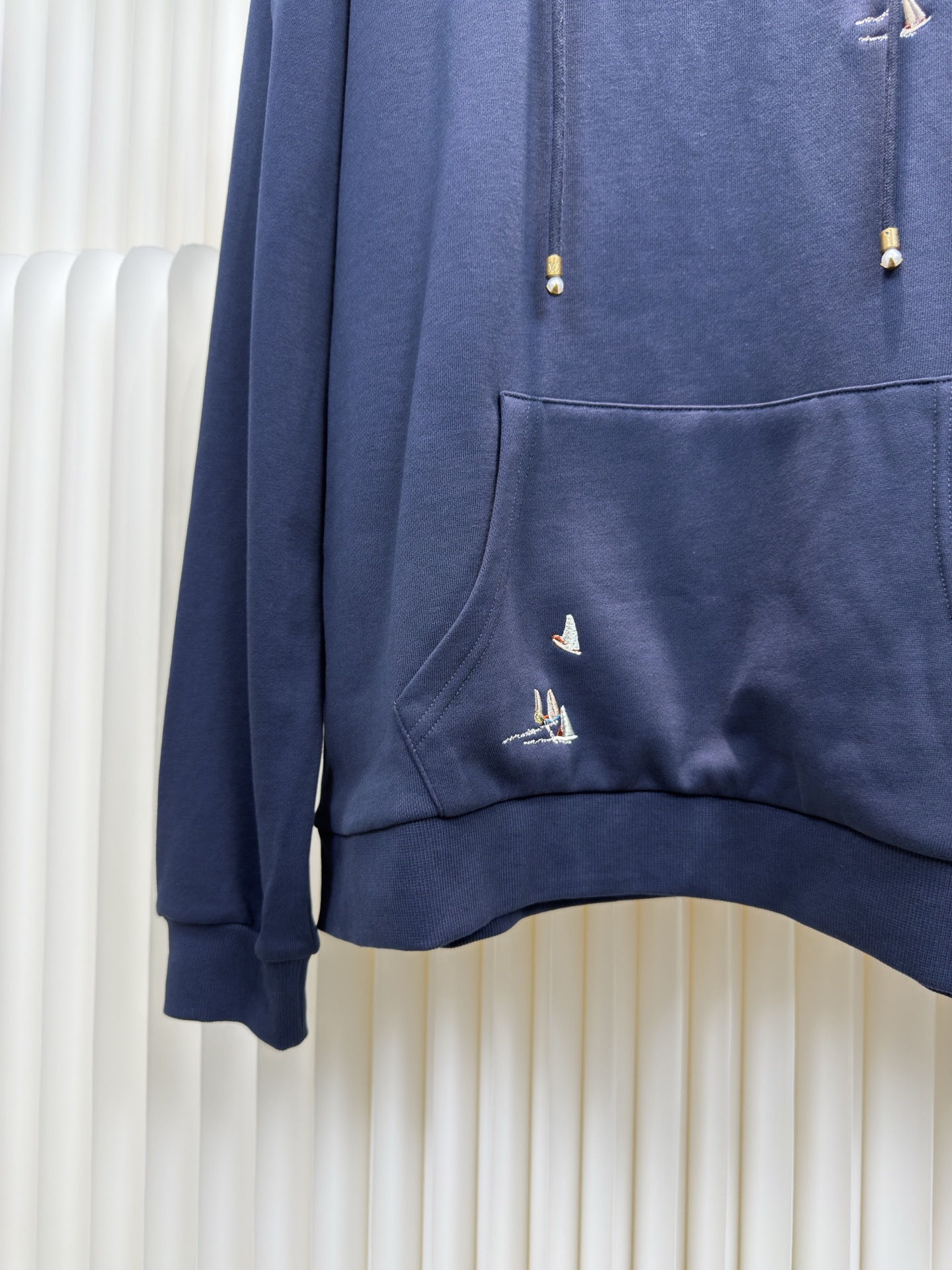 路易威登Lv帆船刺绣连帽卫衣原版15,100购入开发，面料采用全棉无尘毛料380g卫衣料罗纹采用21支2