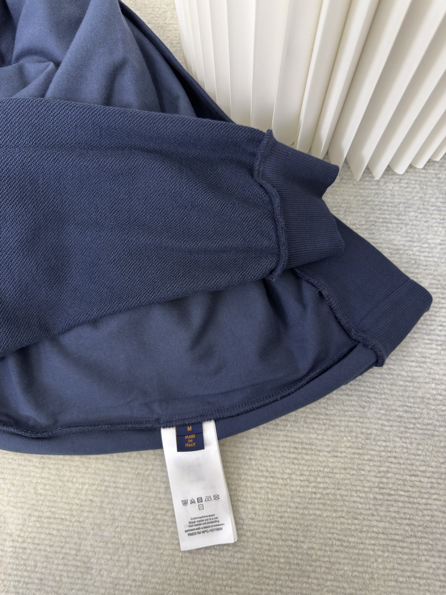 路易威登Lv帆船刺绣连帽卫衣原版15,100购入开发，面料采用全棉无尘毛料380g卫衣料罗纹采用21支2