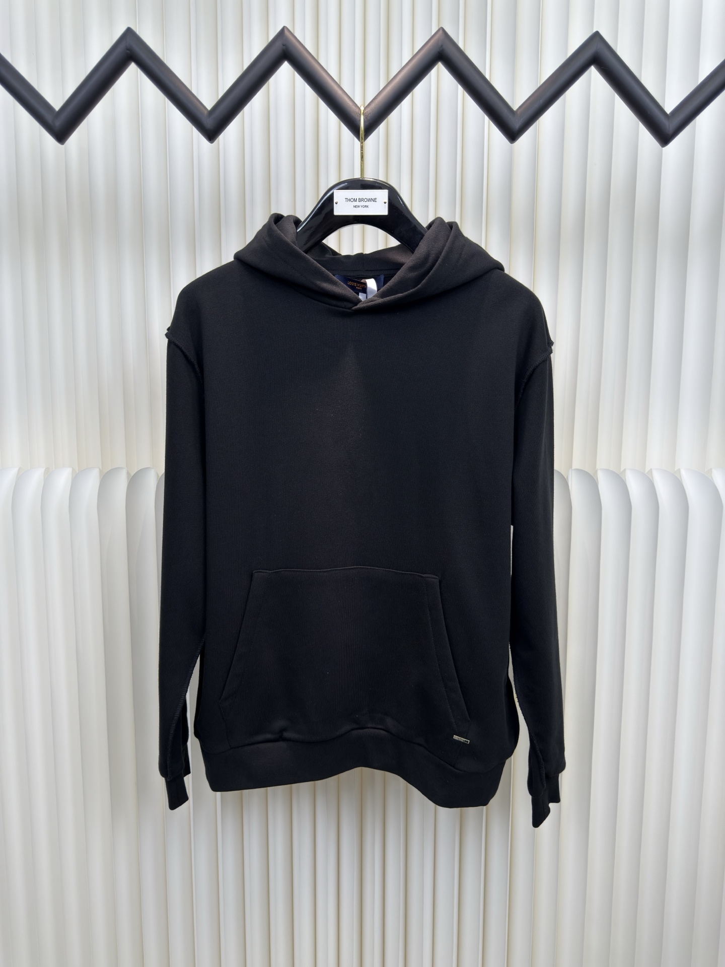 路易威登Lv纯色套头帽衫长袖卫衣正品7899购入，潮牌双股360克抓毛卫衣料，2*2潮牌螺纹400克我机