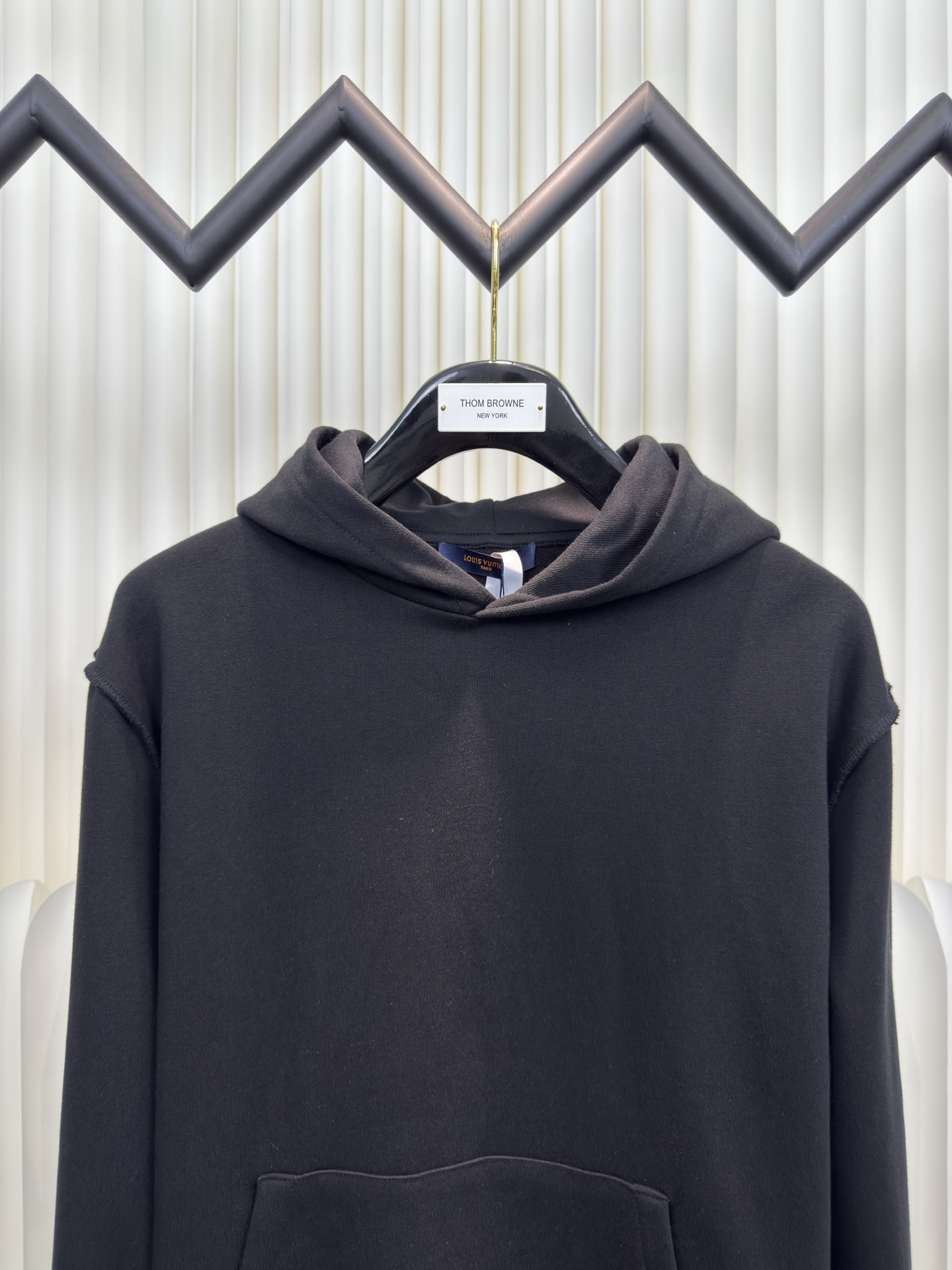 路易威登Lv纯色套头帽衫长袖卫衣正品7899购入，潮牌双股360克抓毛卫衣料，2*2潮牌螺纹400克我机