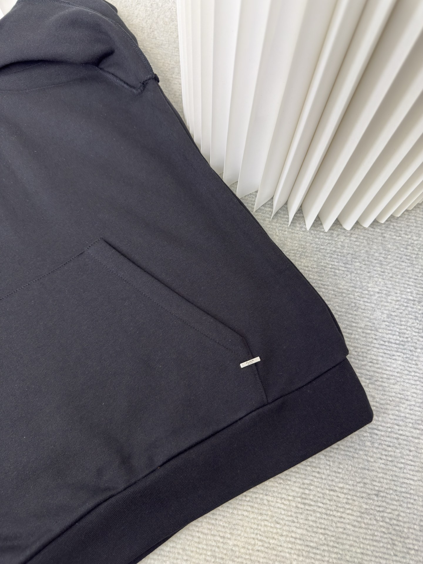 路易威登Lv纯色套头帽衫长袖卫衣正品7899购入，潮牌双股360克抓毛卫衣料，2*2潮牌螺纹400克我机