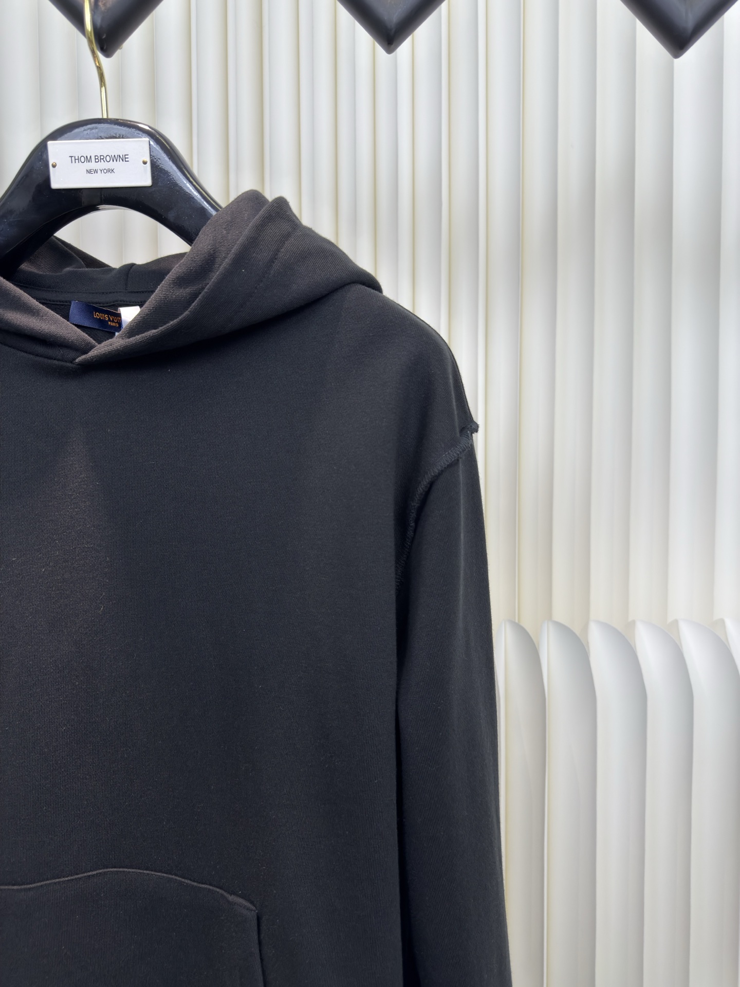 路易威登Lv纯色套头帽衫长袖卫衣正品7899购入，潮牌双股360克抓毛卫衣料，2*2潮牌螺纹400克我机