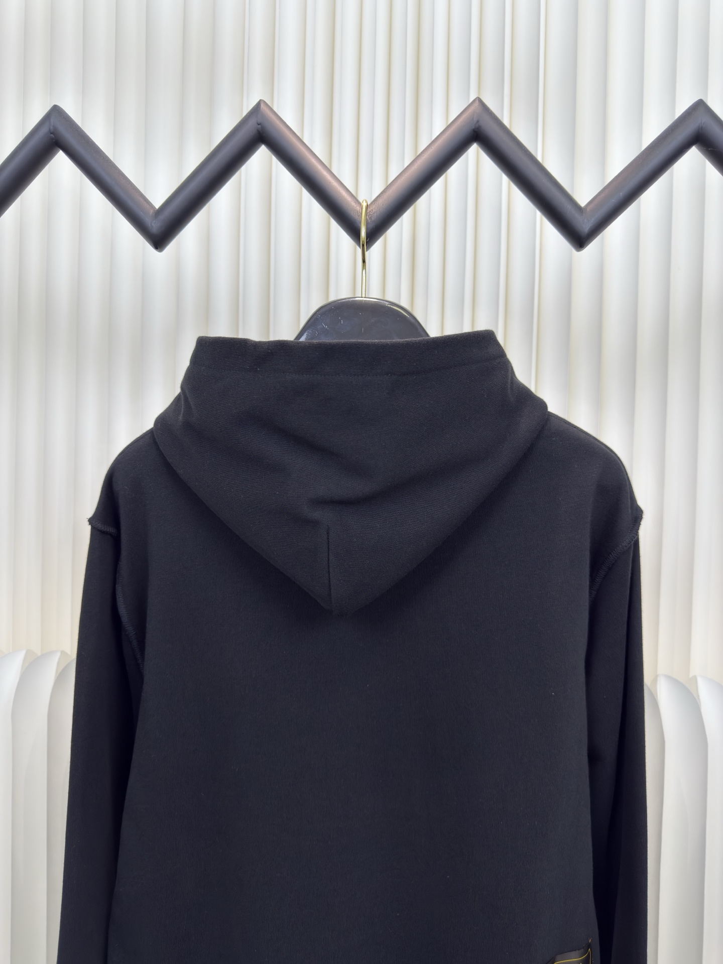 路易威登Lv纯色套头帽衫长袖卫衣正品7899购入，潮牌双股360克抓毛卫衣料，2*2潮牌螺纹400克我机